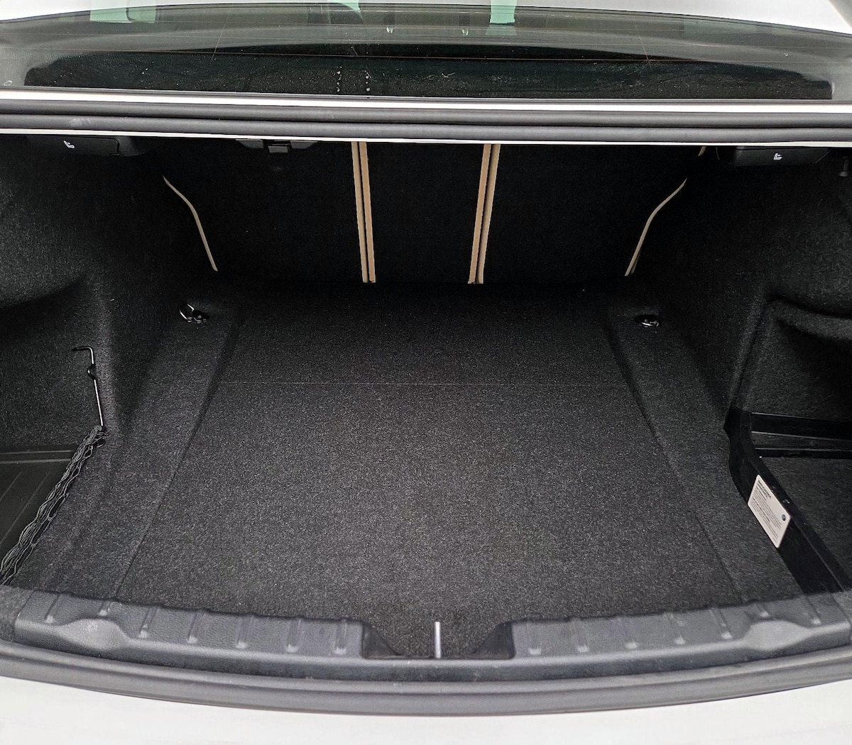Trunk/Cargo (Seats Up)