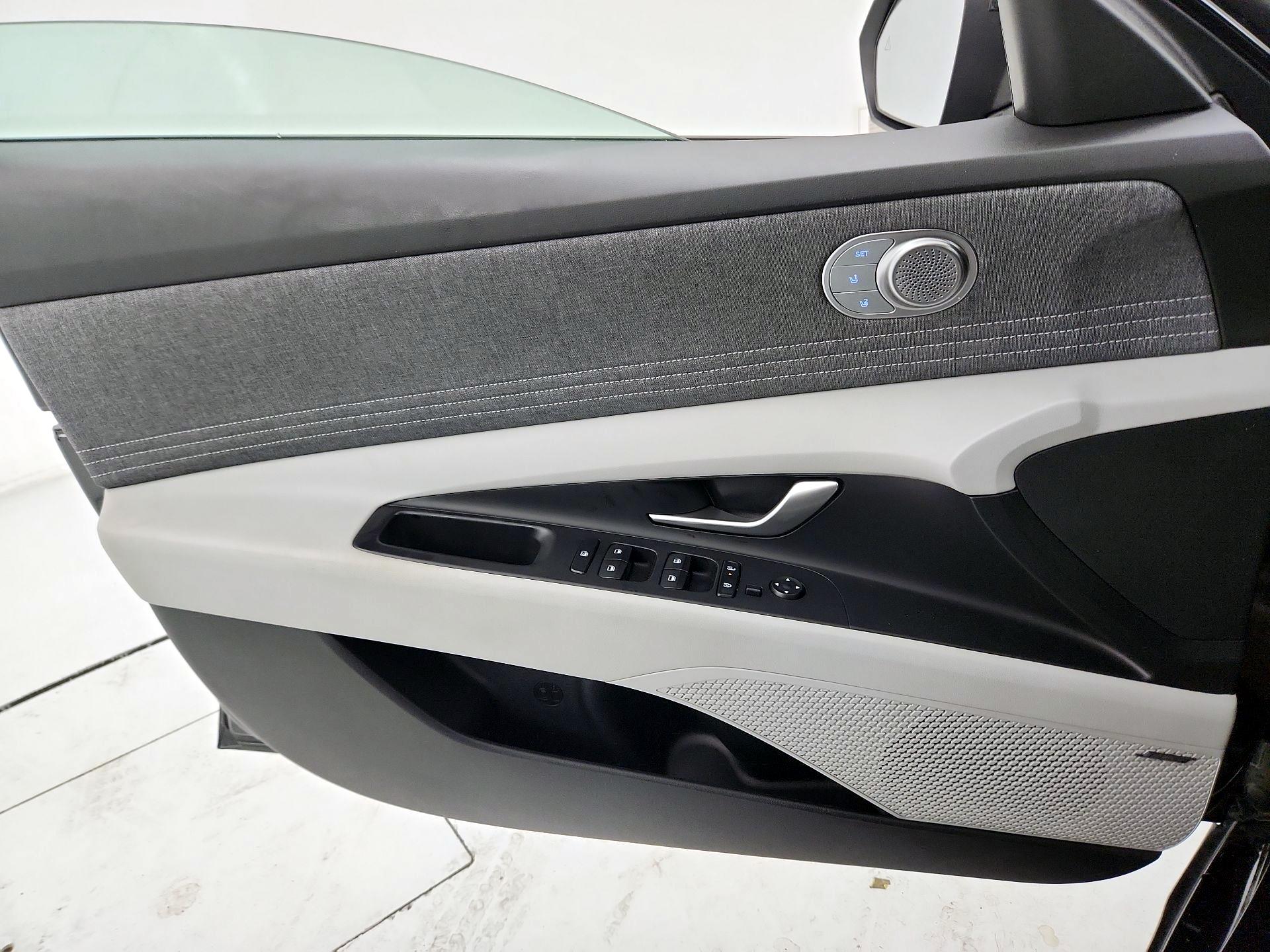 Thumbnail: 2025 Hyundai Elantra - 12