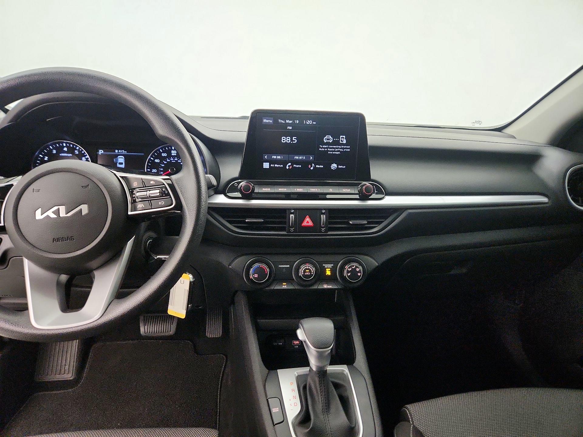 Thumbnail: 2023 Kia Forte - 9