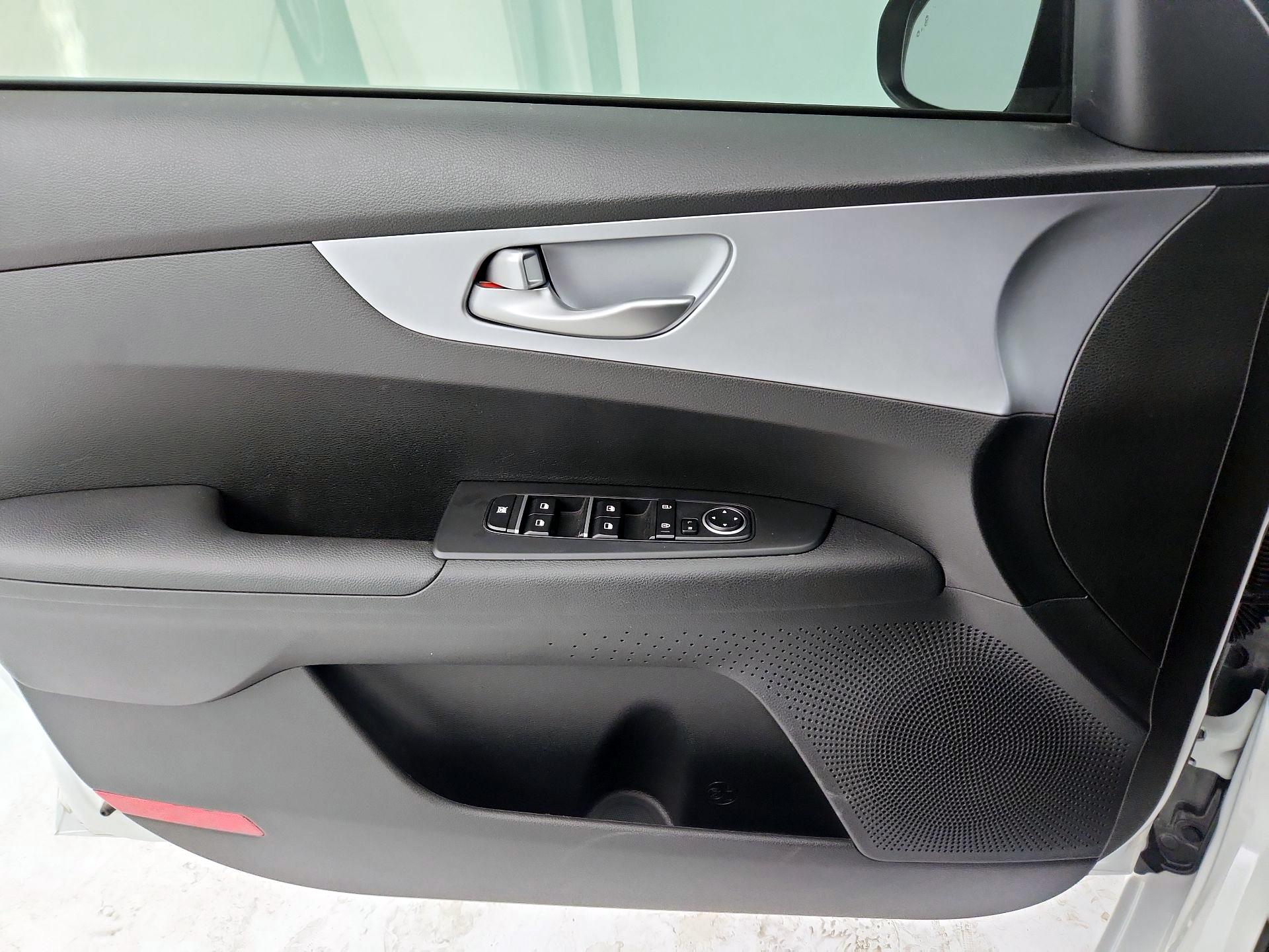 Thumbnail: 2023 Kia Forte - 12