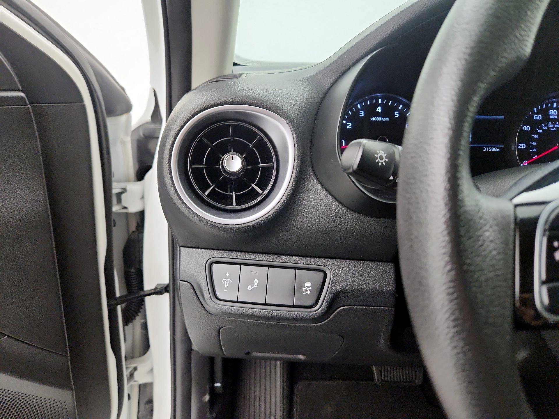 Thumbnail: 2023 Kia Forte - 13