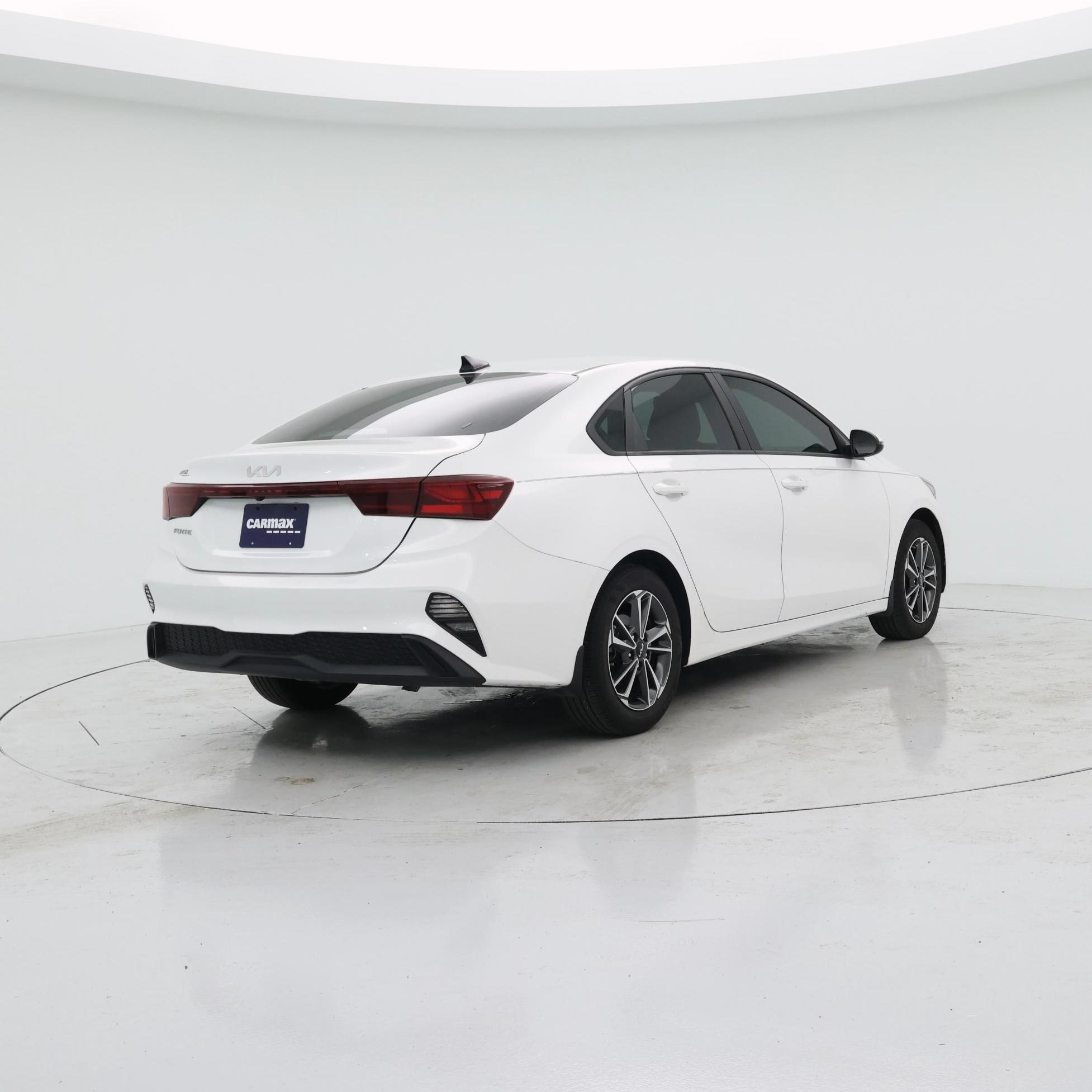 Thumbnail: 2023 Kia Forte - 8