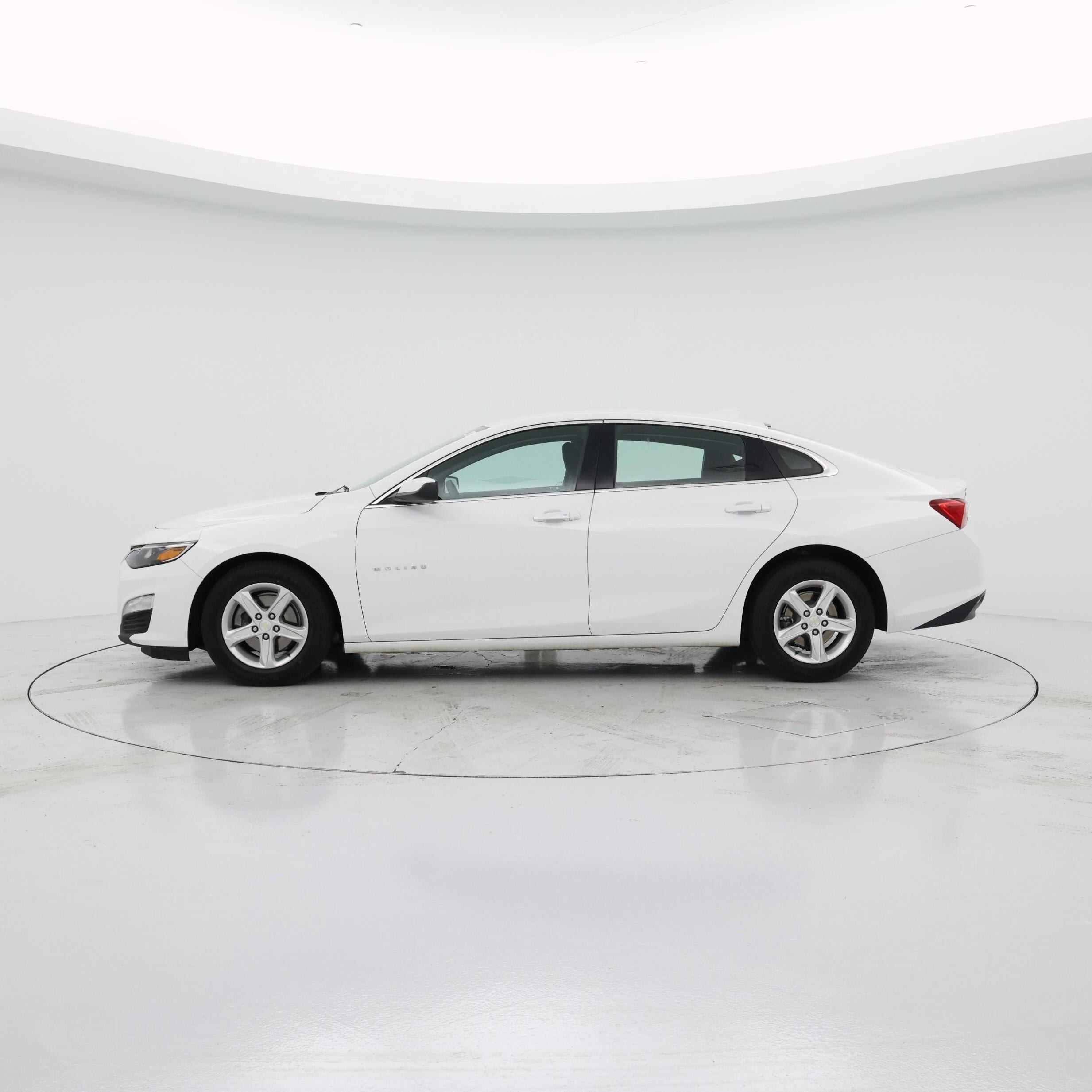 Thumbnail: 2024 Chevrolet Malibu - 3