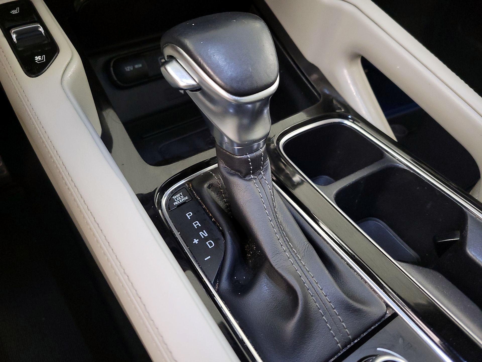 Thumbnail: 2020 Kia Telluride - 18