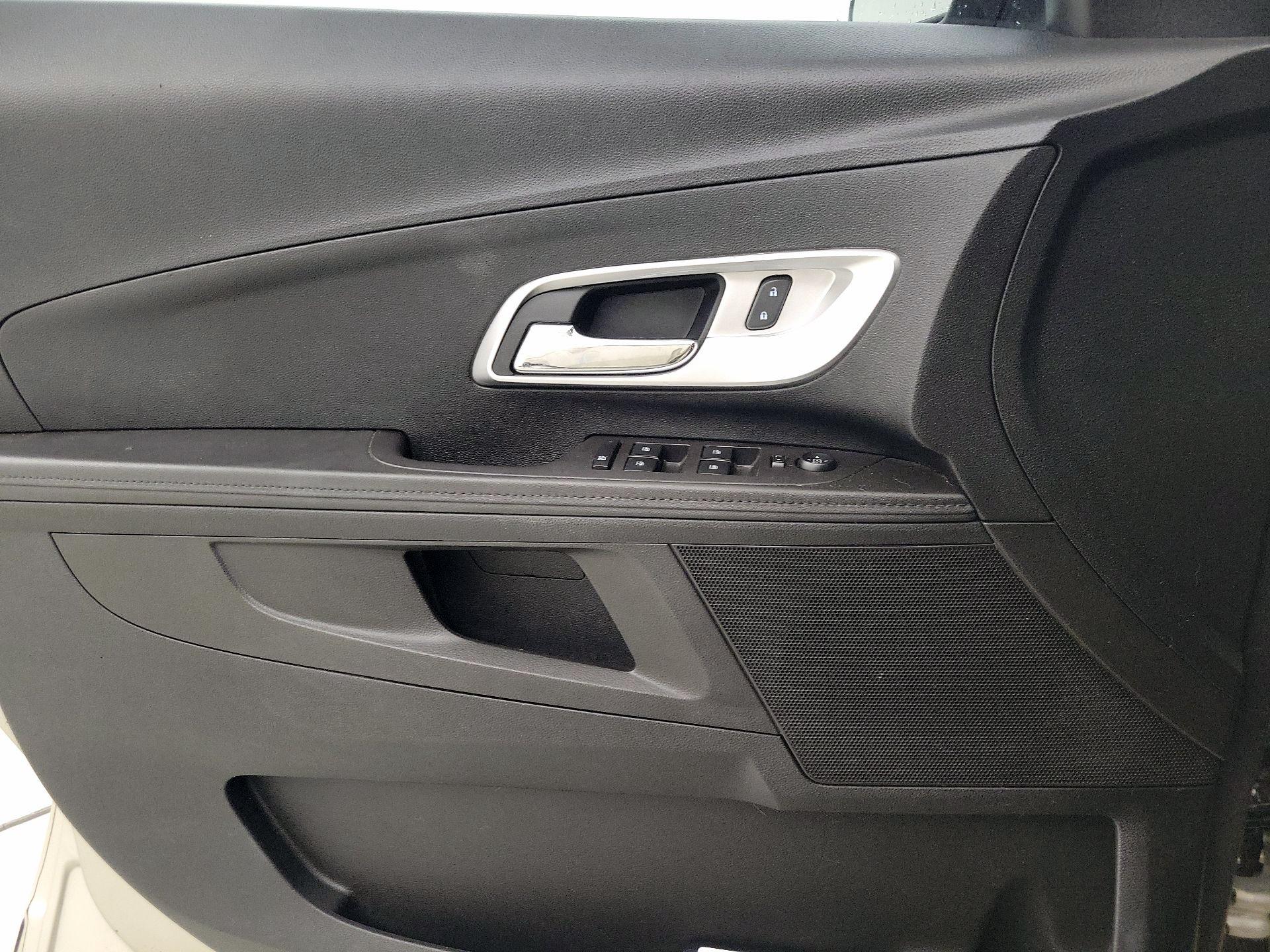 Thumbnail: 2015 Chevrolet Equinox - 12