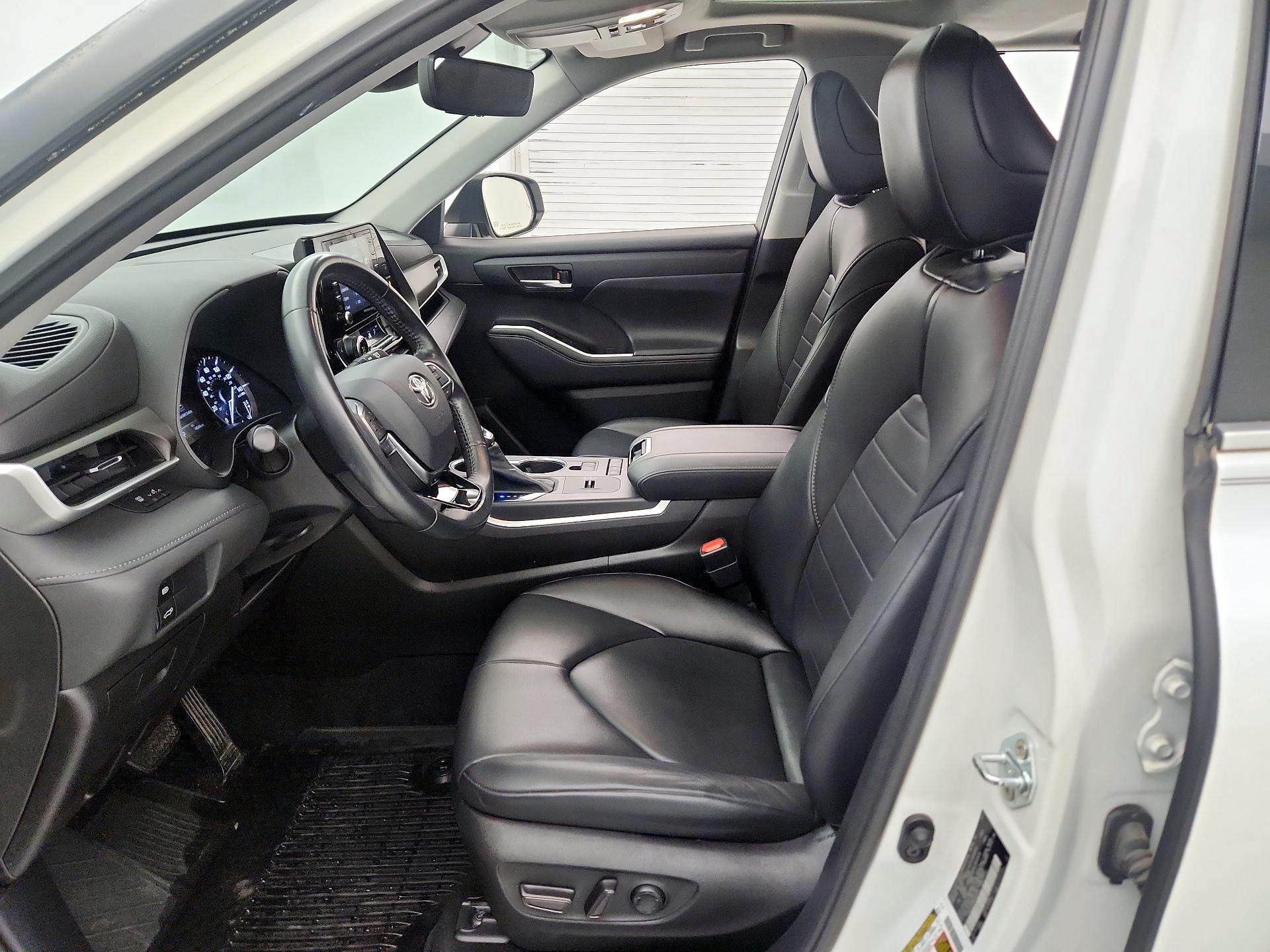 Thumbnail: 2021 Toyota Highlander - 11