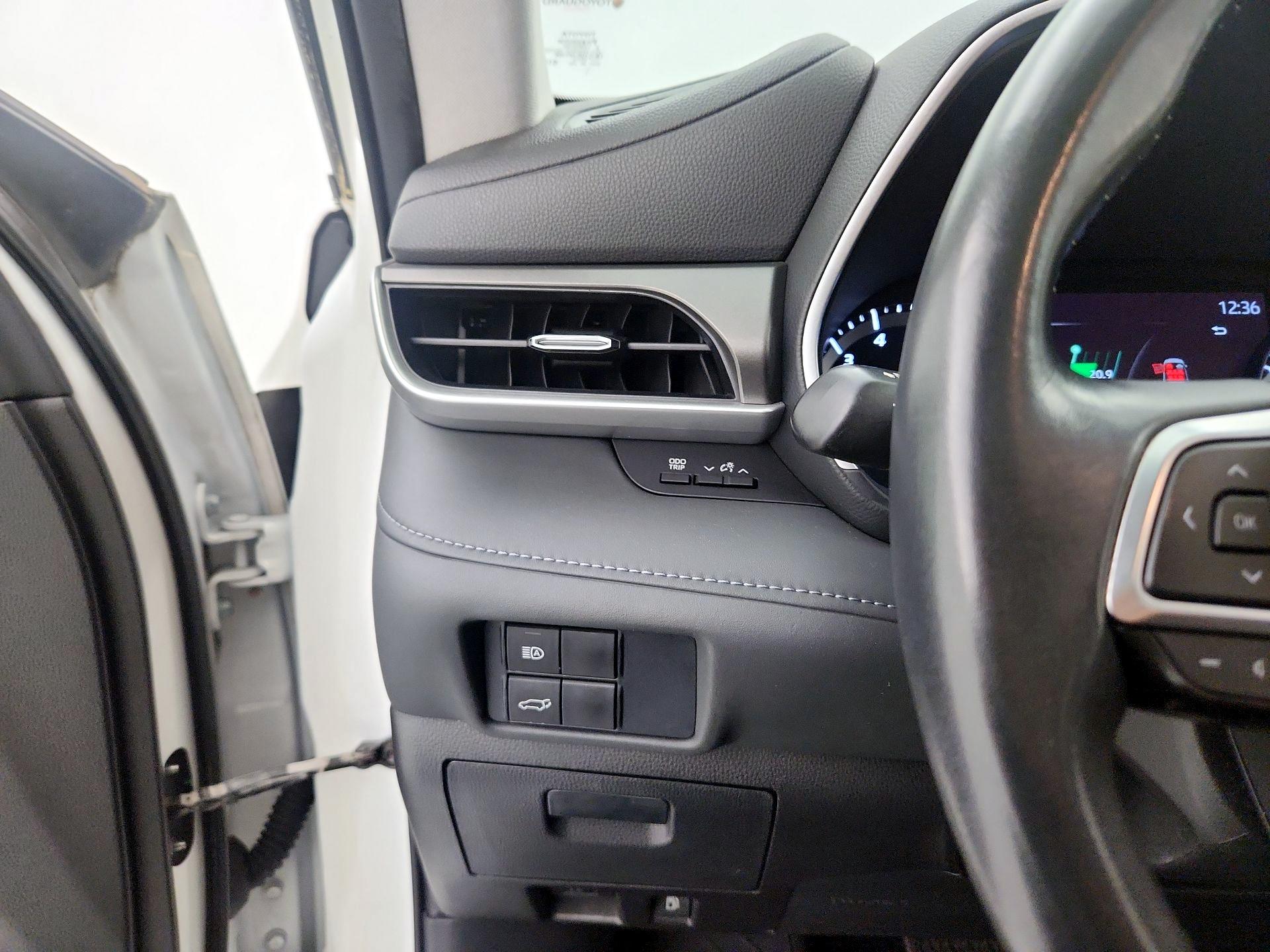 Thumbnail: 2021 Toyota Highlander - 13