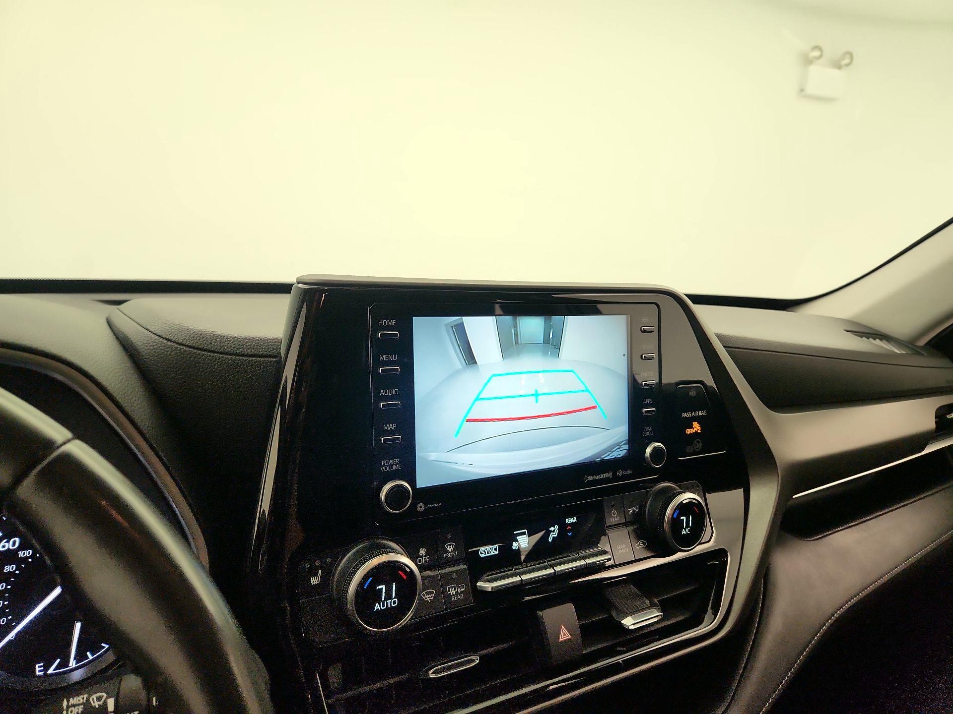 Thumbnail: 2021 Toyota Highlander - 14