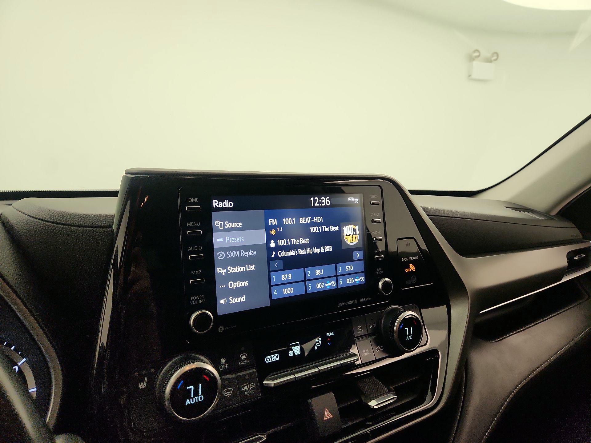 Thumbnail: 2021 Toyota Highlander - 15