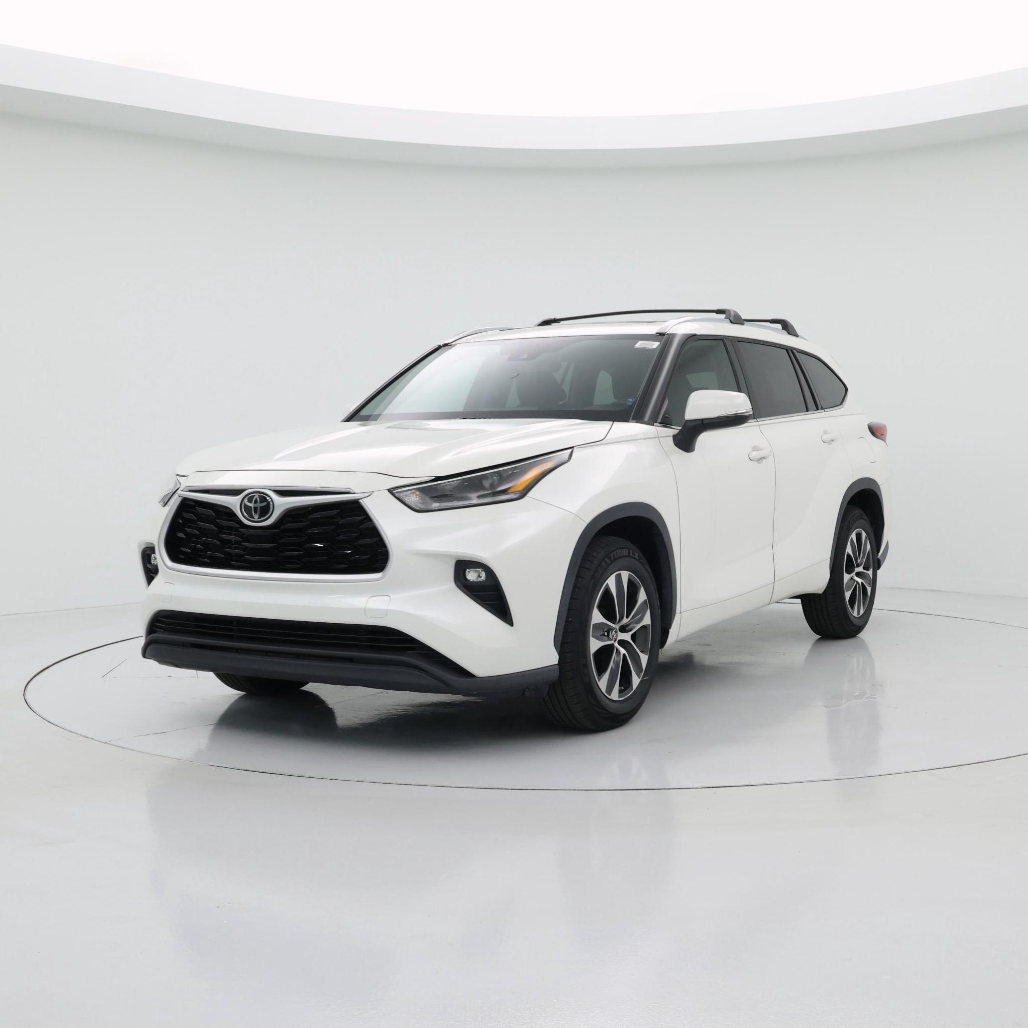 Thumbnail: 2021 Toyota Highlander - 4