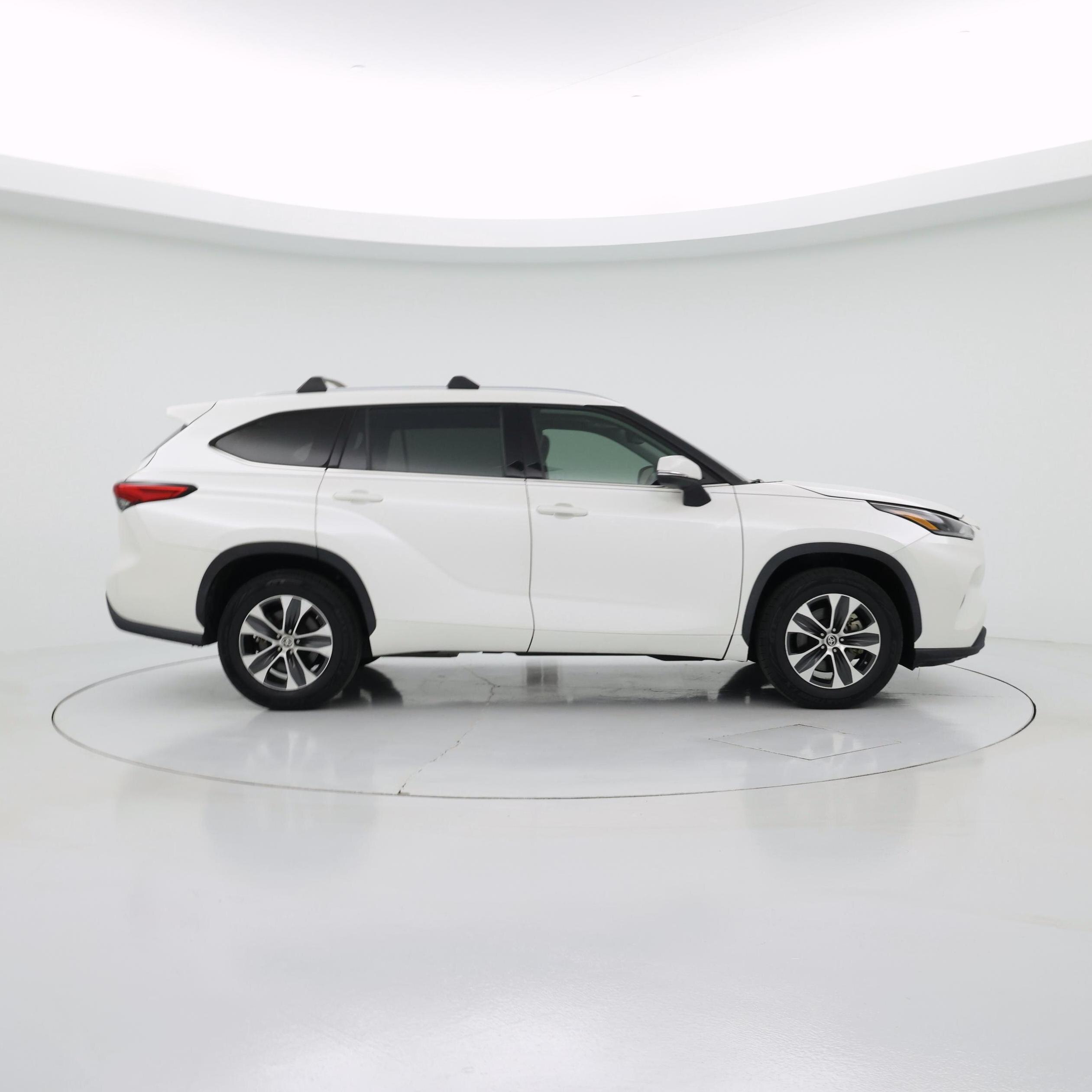 Thumbnail: 2021 Toyota Highlander - 7