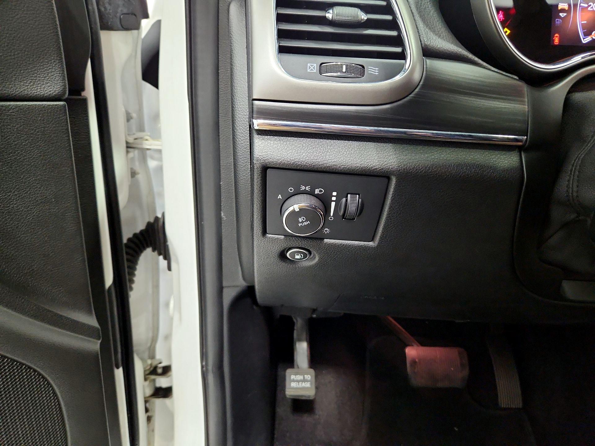 Thumbnail: 2022 Jeep Grand Cherokee - 13