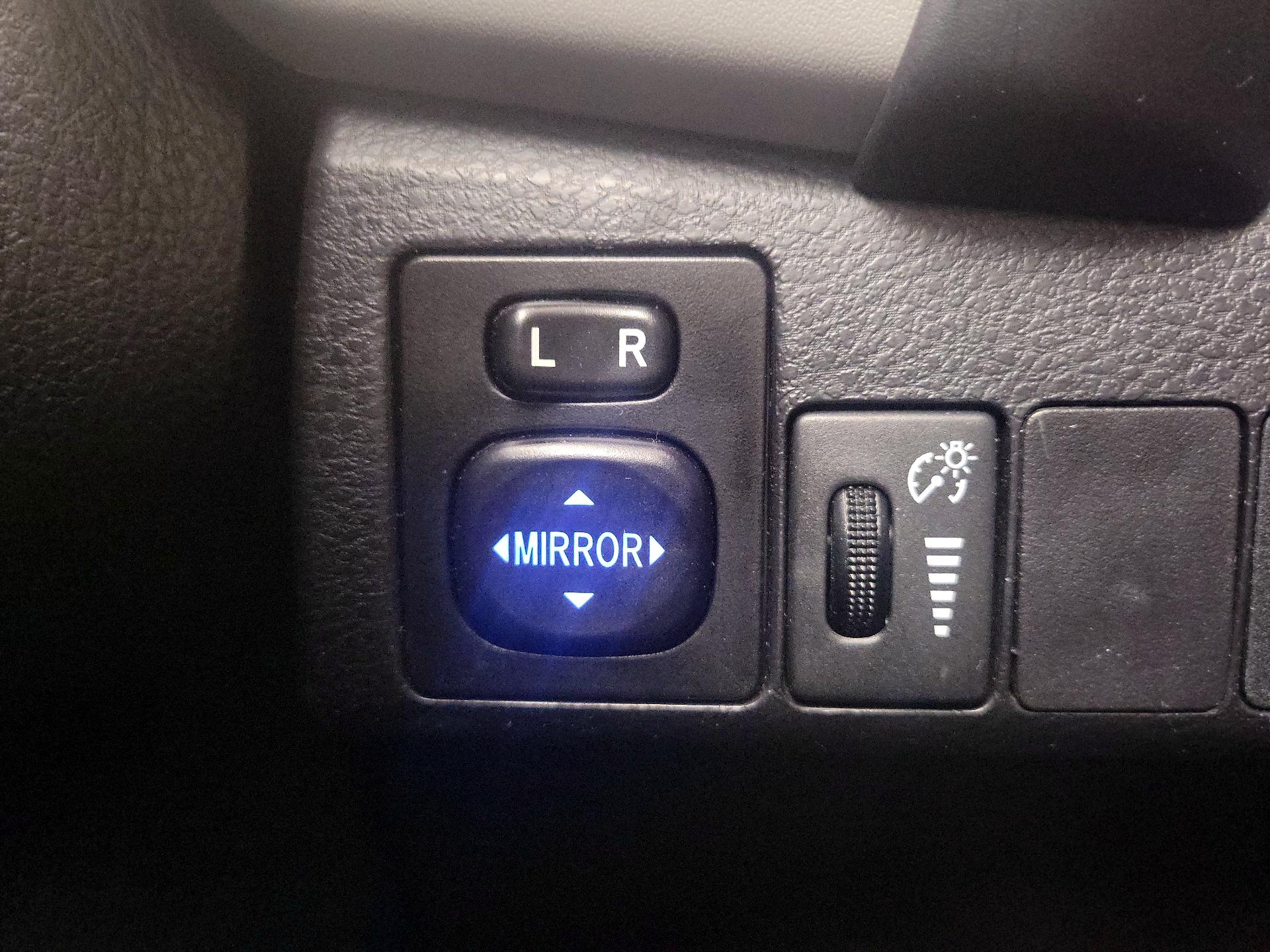 Thumbnail: 2018 Toyota Corolla - 13