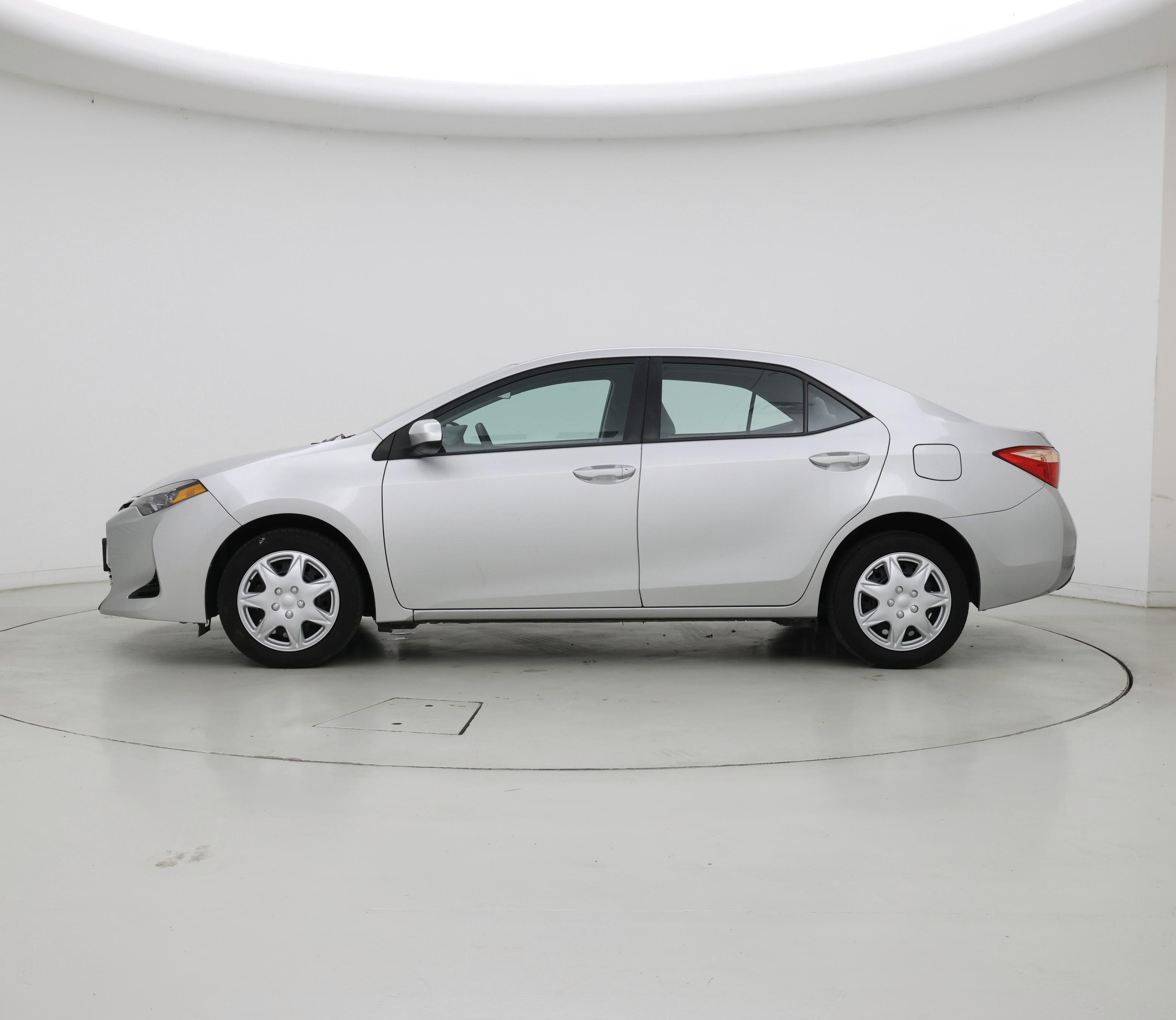 Thumbnail: 2018 Toyota Corolla - 3