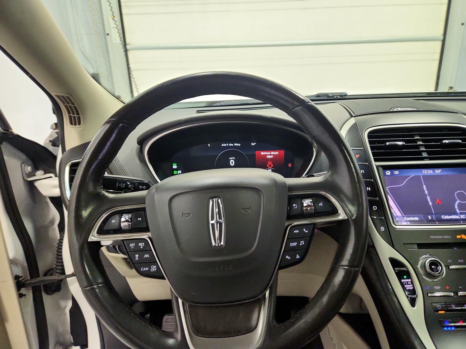 Thumbnail: 2019 Lincoln Nautilus - 10