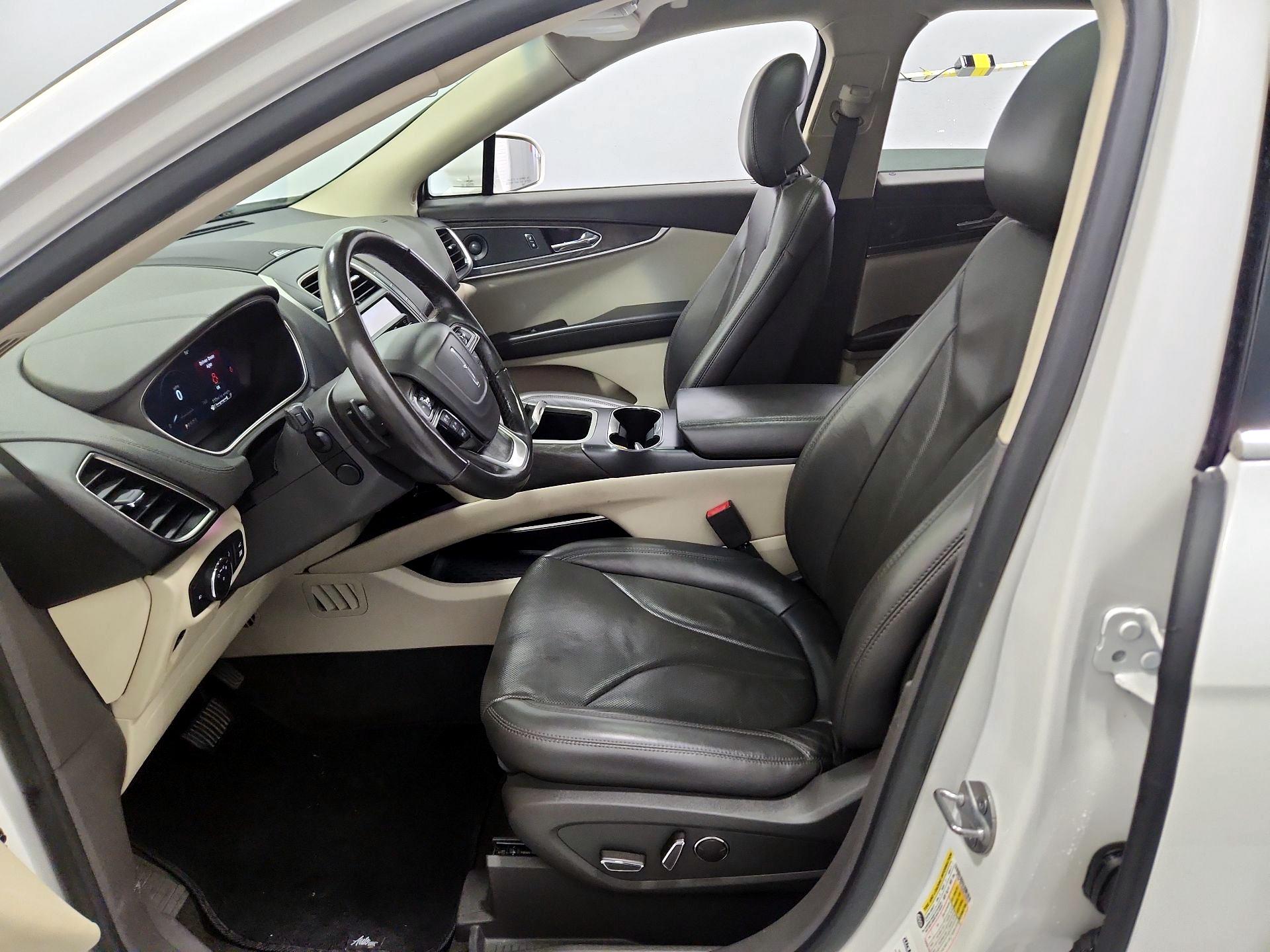 Thumbnail: 2019 Lincoln Nautilus - 11
