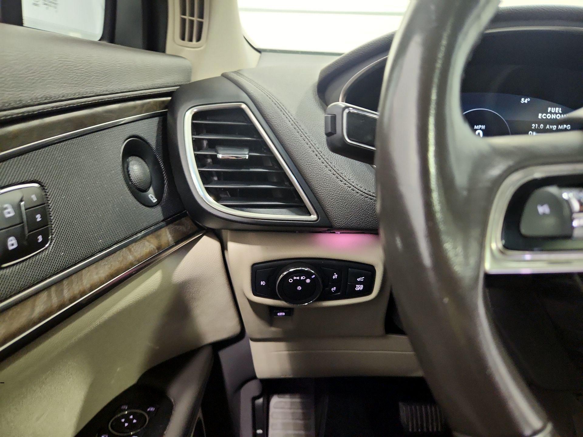 Thumbnail: 2019 Lincoln Nautilus - 13