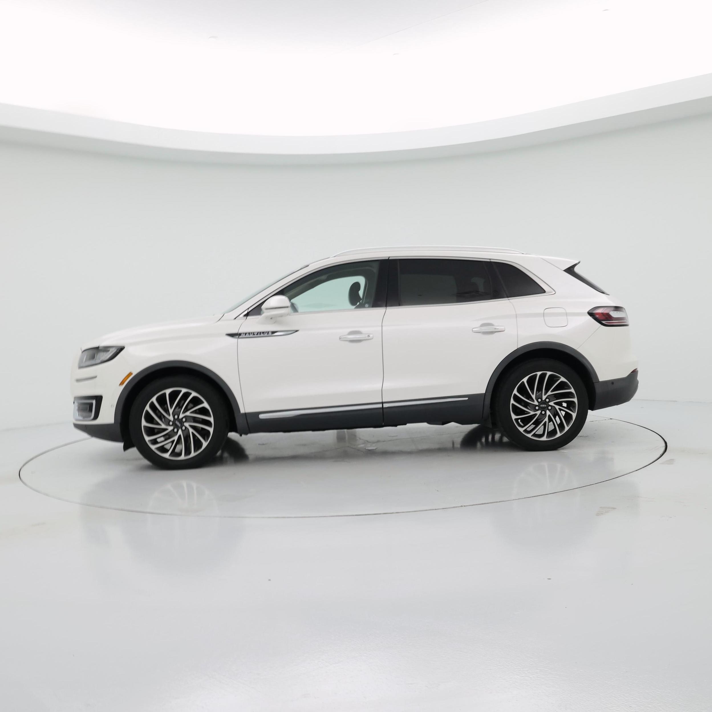 Thumbnail: 2019 Lincoln Nautilus - 3