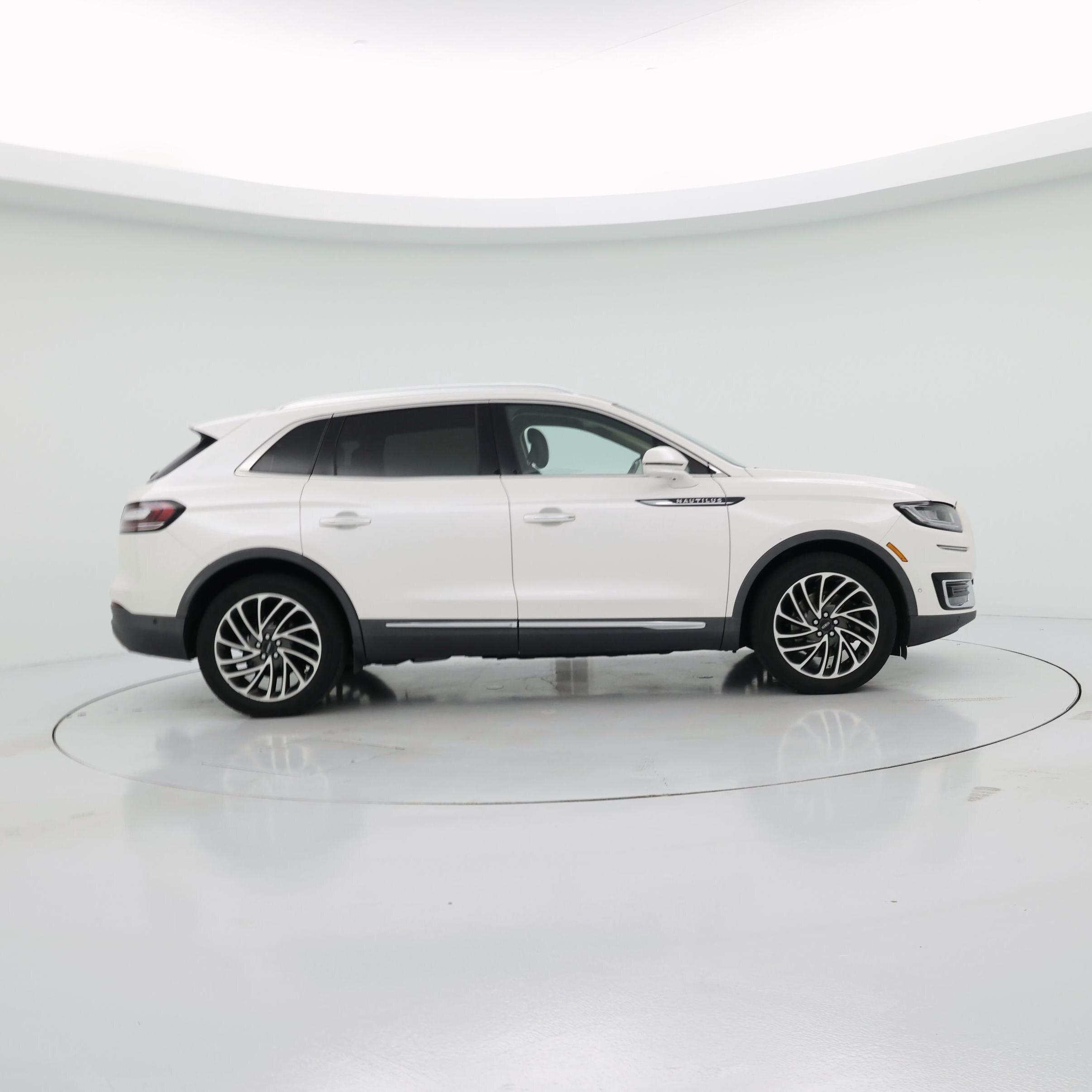 Thumbnail: 2019 Lincoln Nautilus - 7