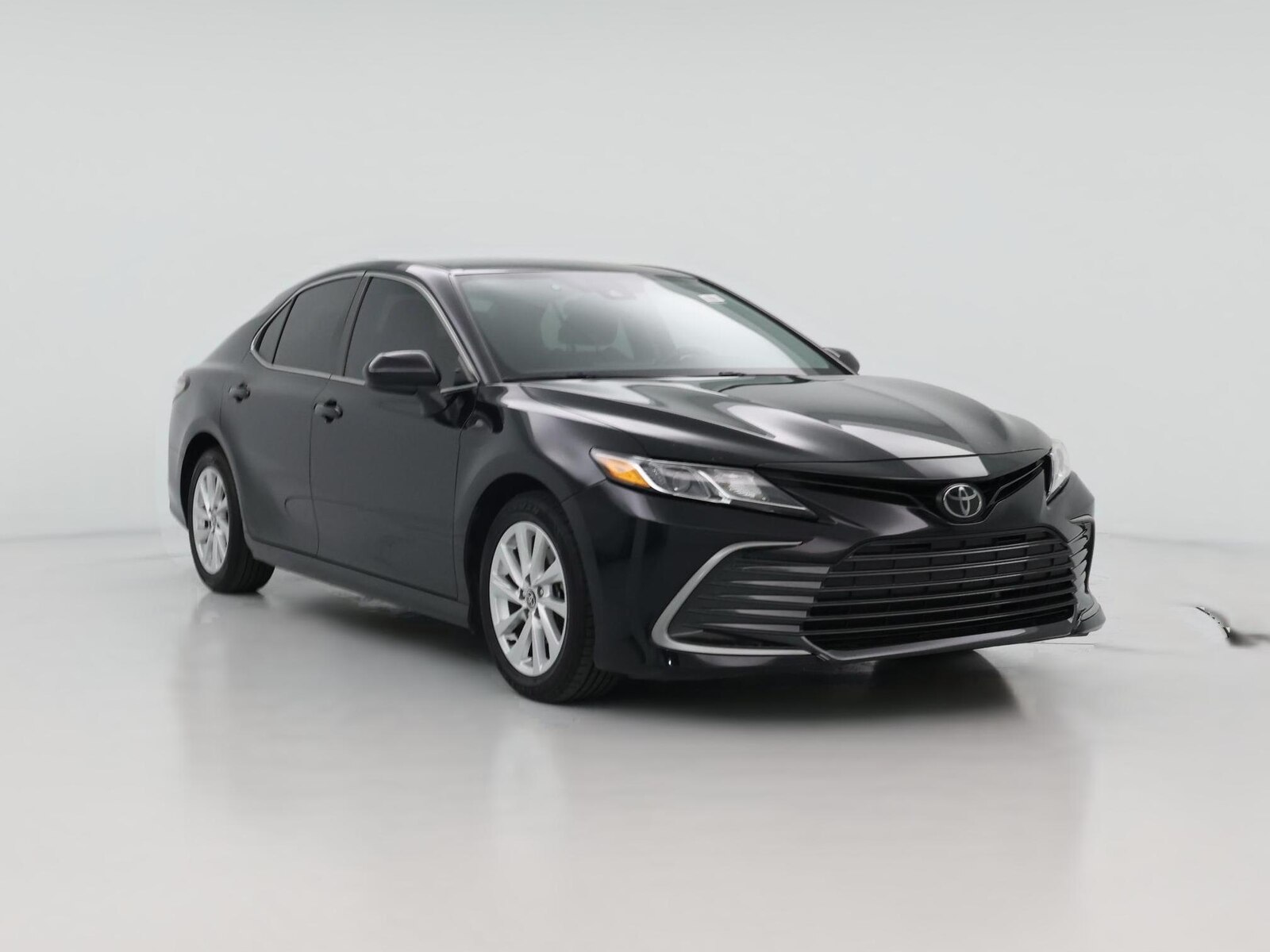 2023 Toyota Camry LE - Photo 1