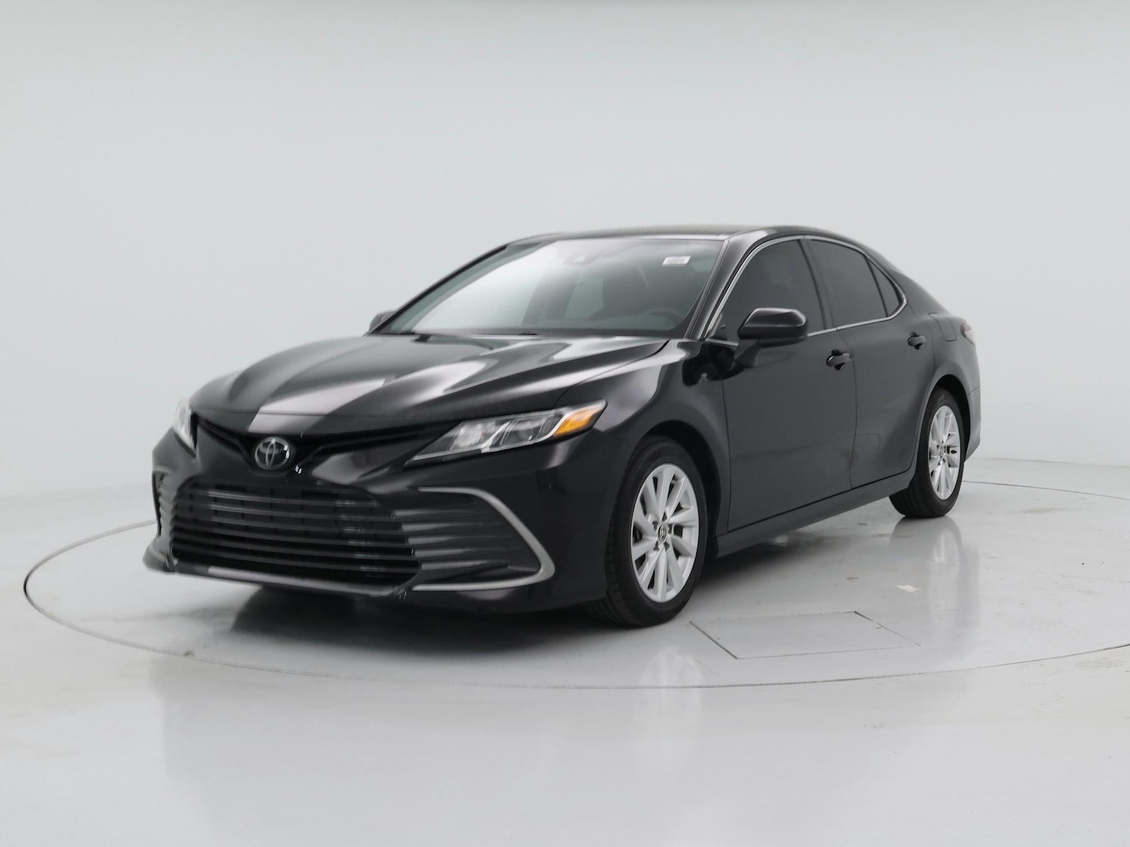 2023 Toyota Camry LE - Photo 5