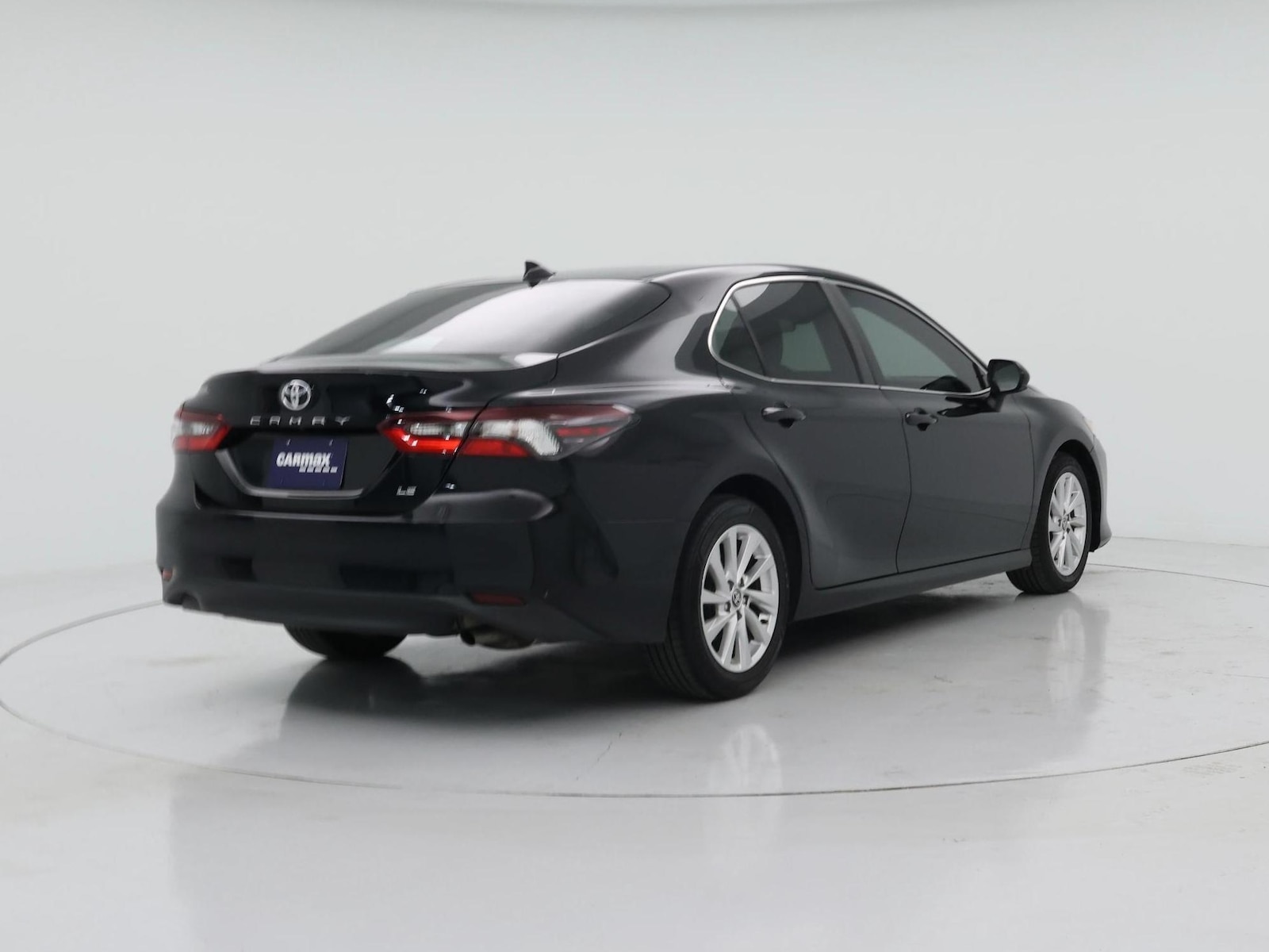 2023 Toyota Camry LE - Photo 9