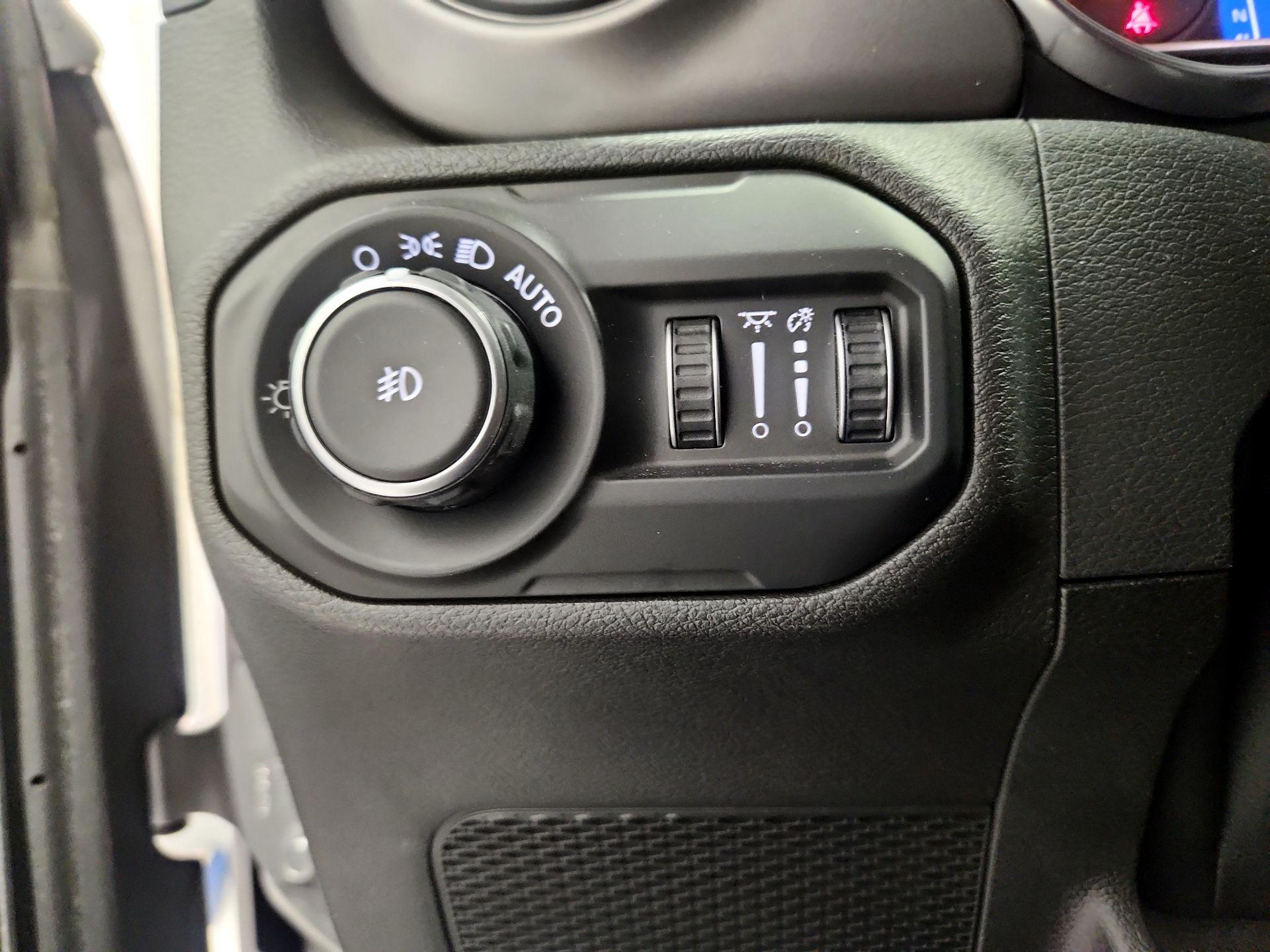 Thumbnail: 2021 Jeep Wrangler - 13