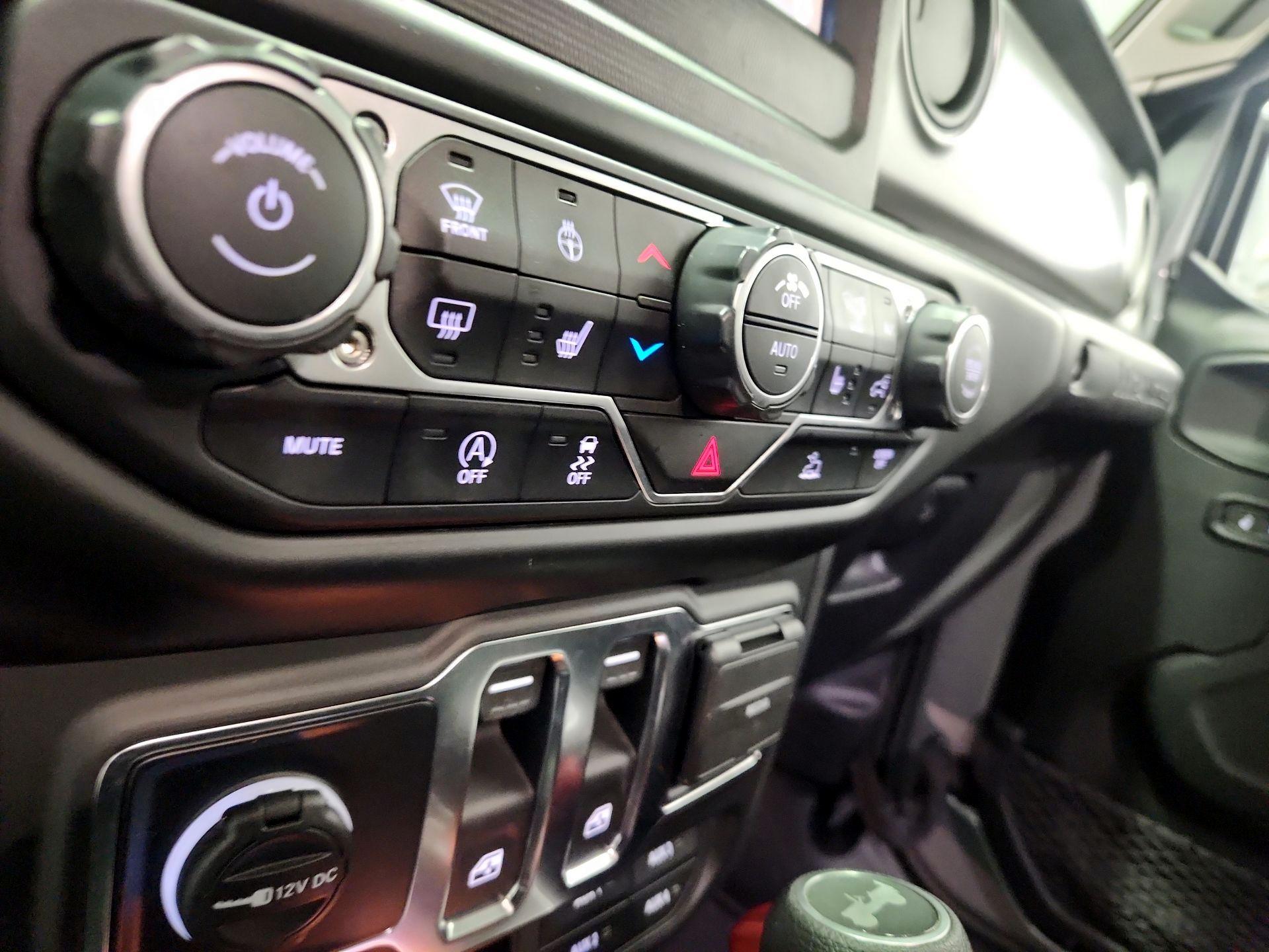 Thumbnail: 2021 Jeep Wrangler - 16