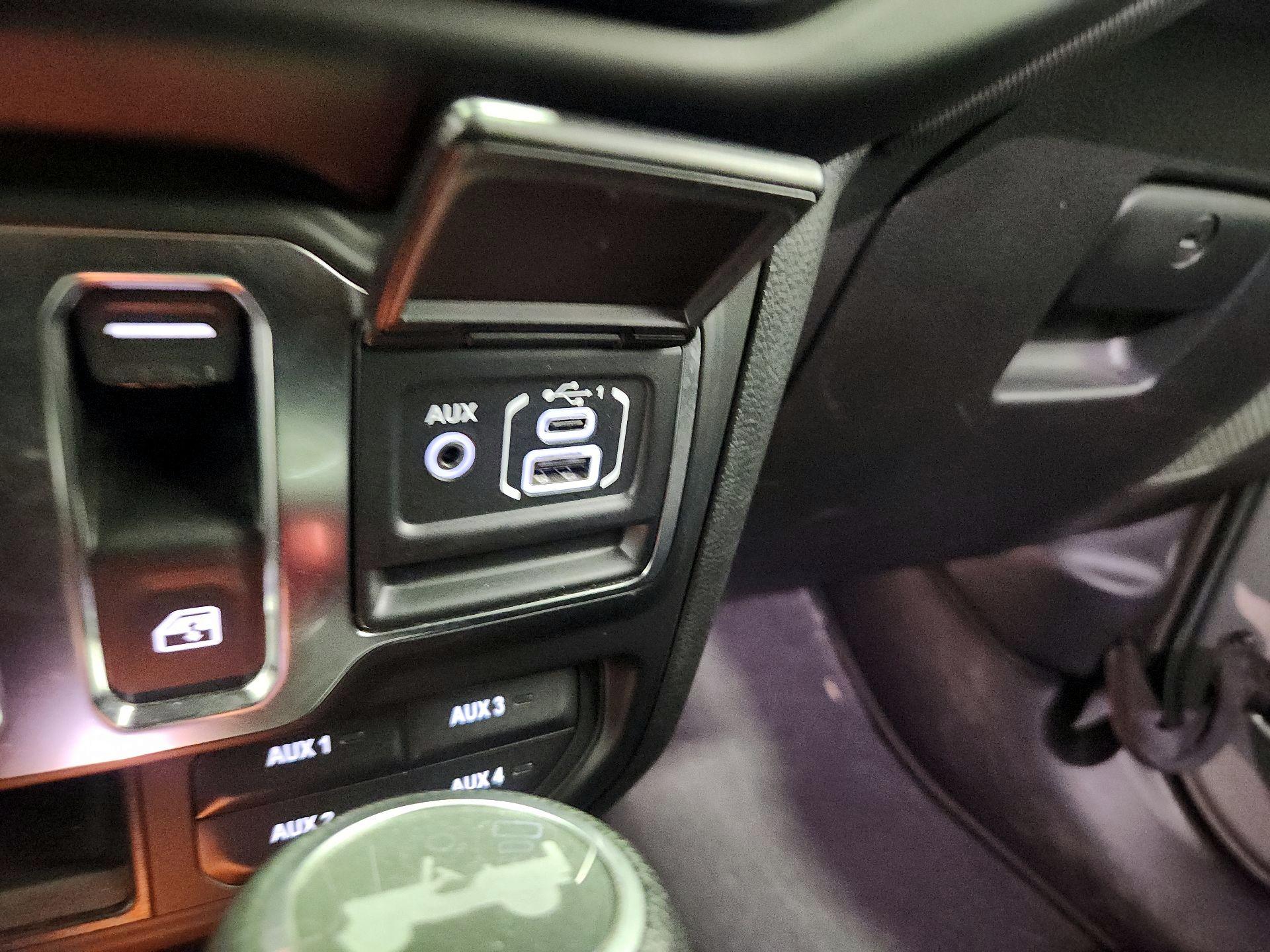 Thumbnail: 2021 Jeep Wrangler - 18