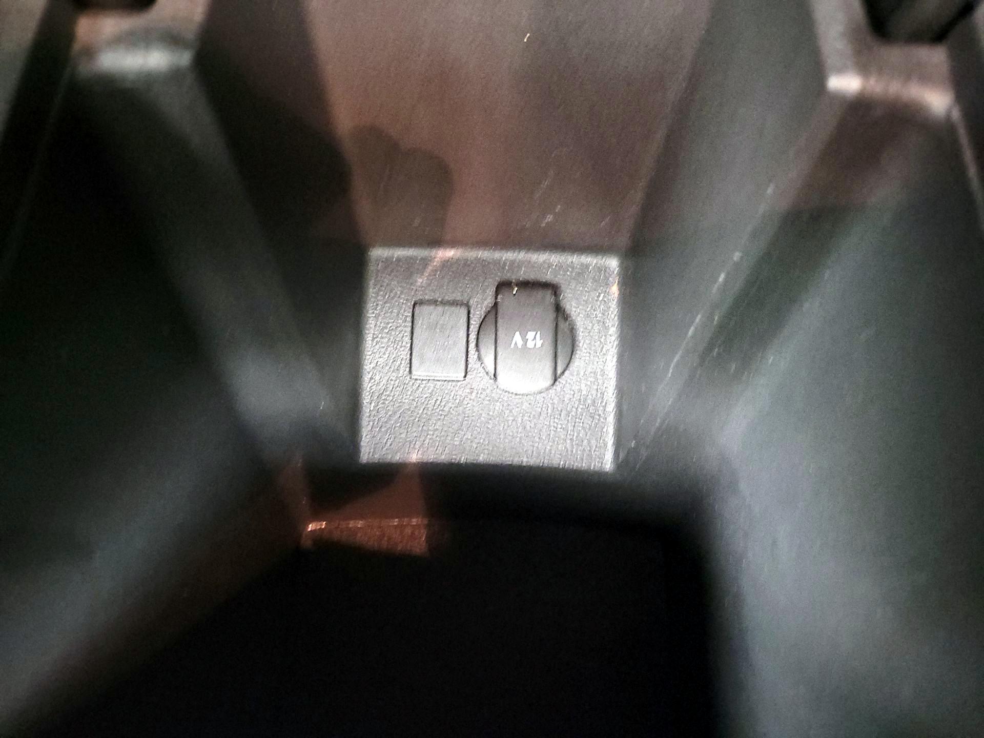 Thumbnail: 2017 Volkswagen Passat - 18