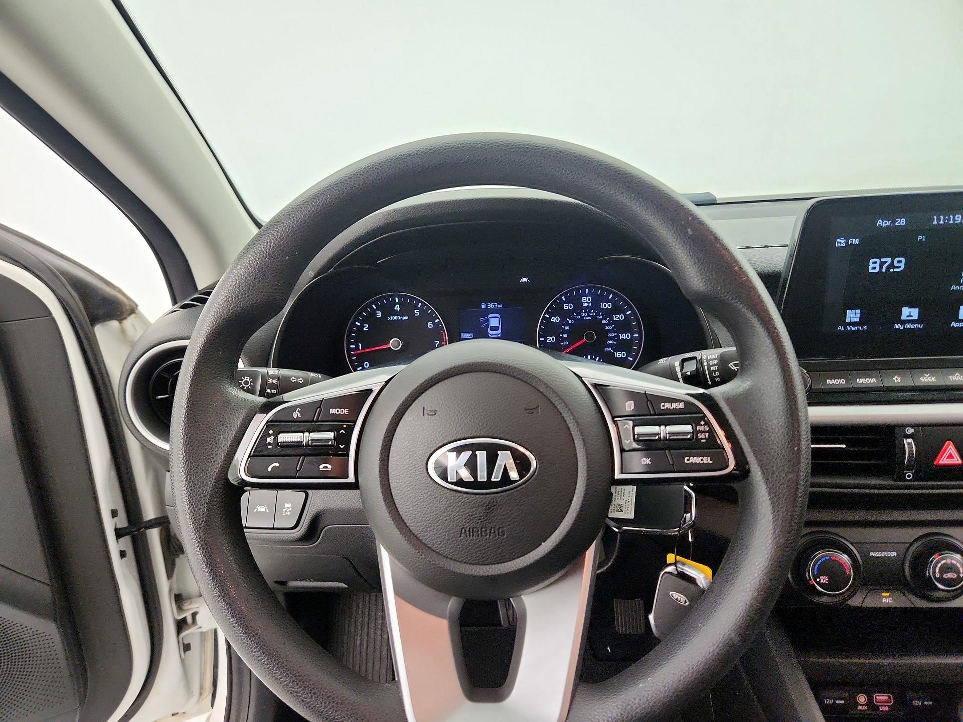 Thumbnail: 2020 Kia Forte - 10