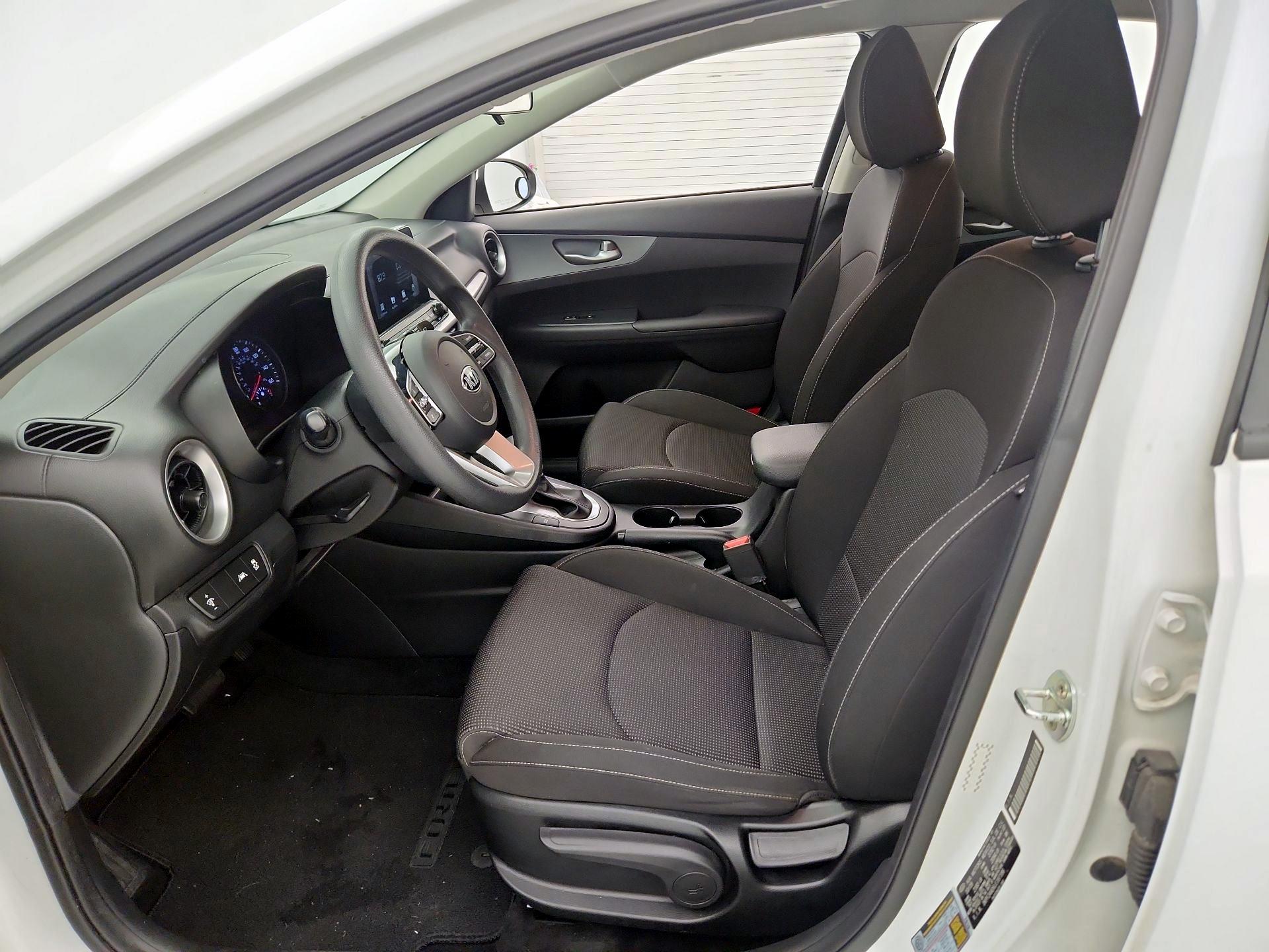 Thumbnail: 2020 Kia Forte - 11