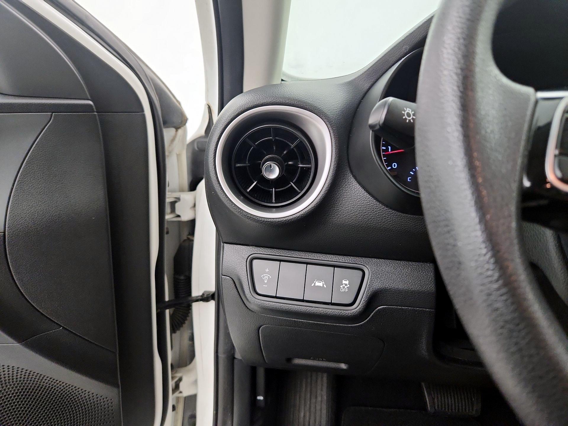 Thumbnail: 2020 Kia Forte - 13