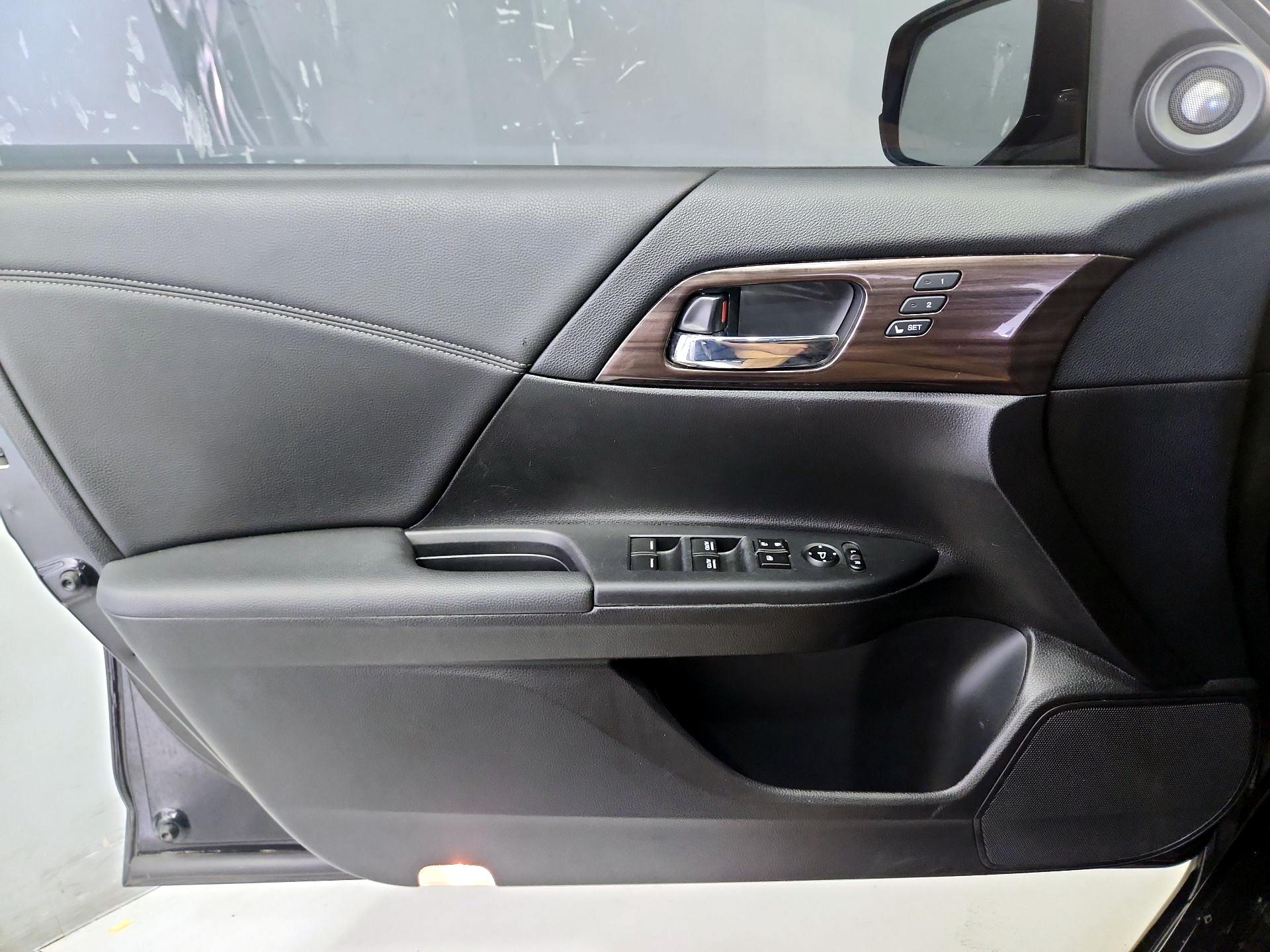 Thumbnail: 2017 Honda Accord - 12