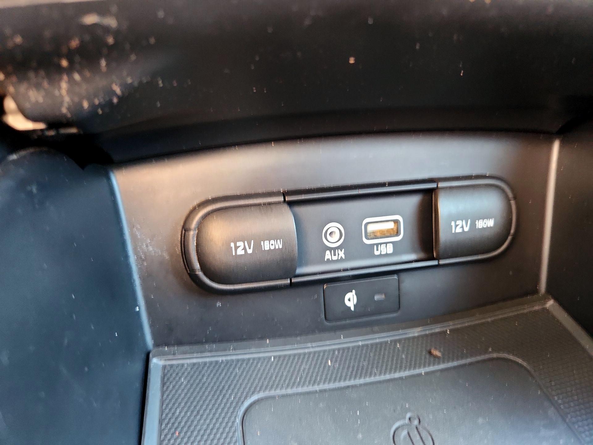 Thumbnail: 2019 Kia Sorento - 19