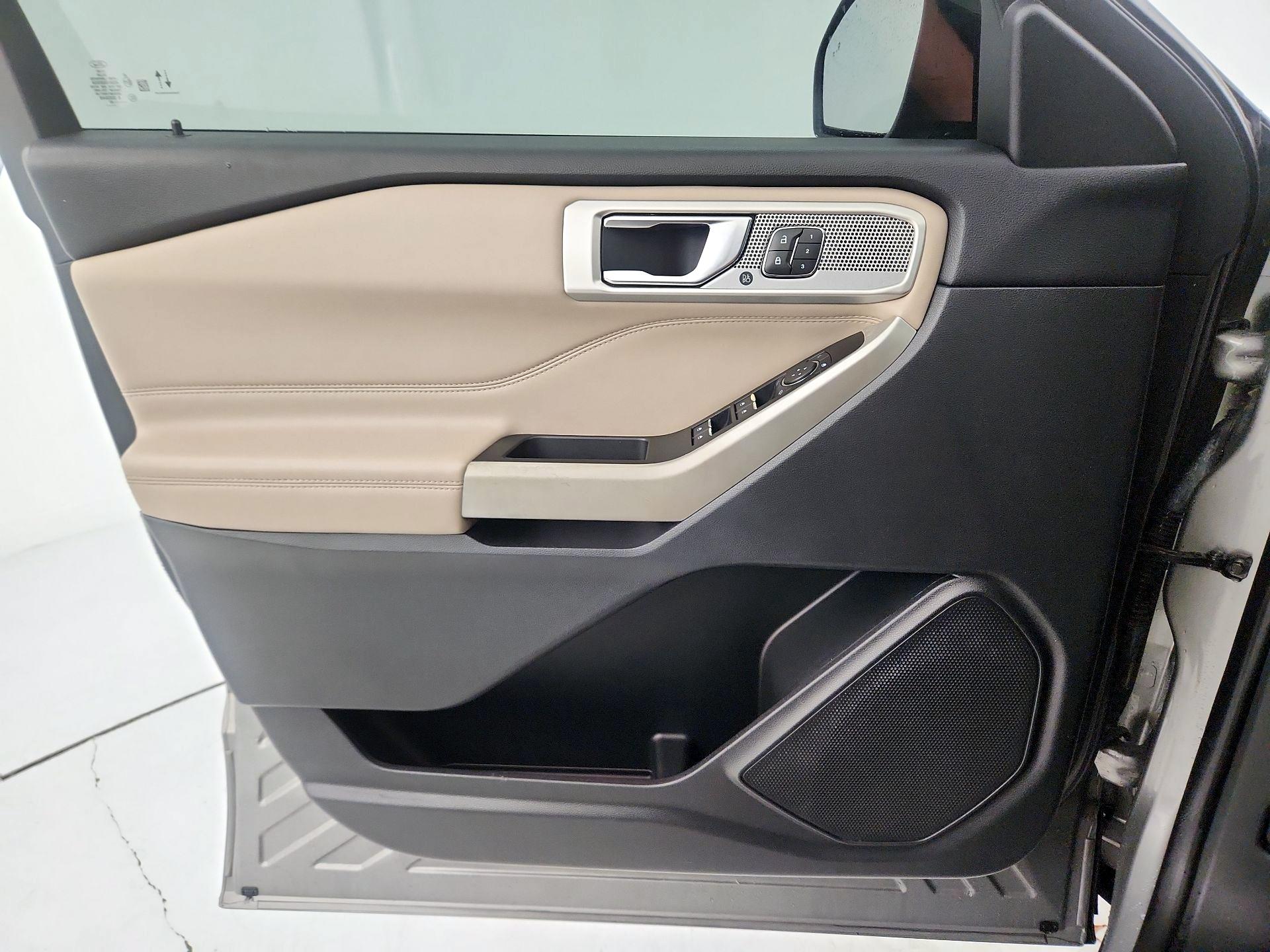 Thumbnail: 2020 Ford Explorer - 12
