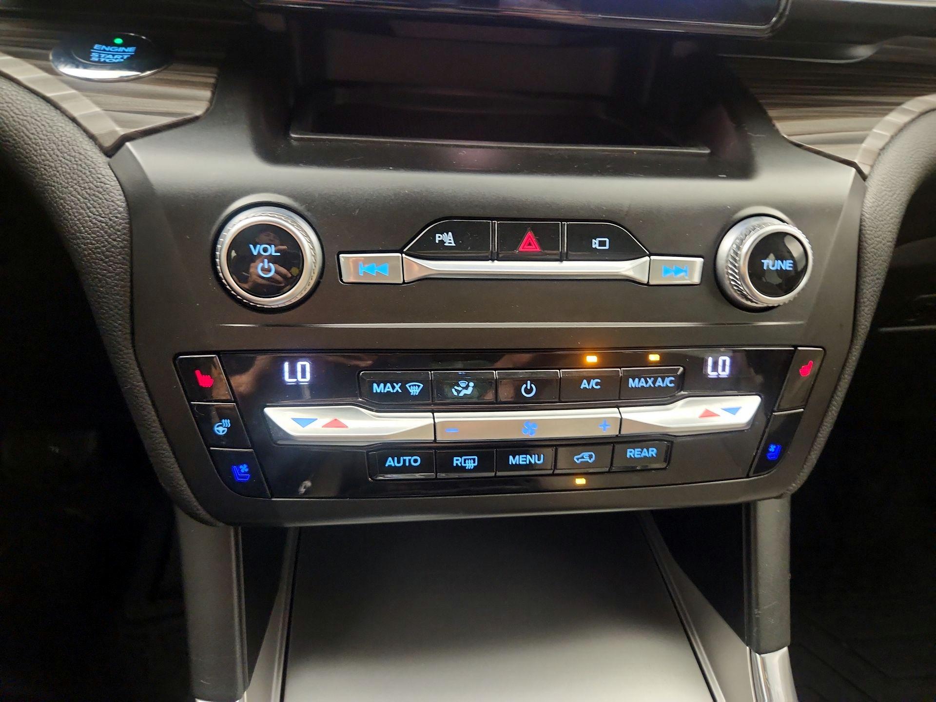 Thumbnail: 2020 Ford Explorer - 16