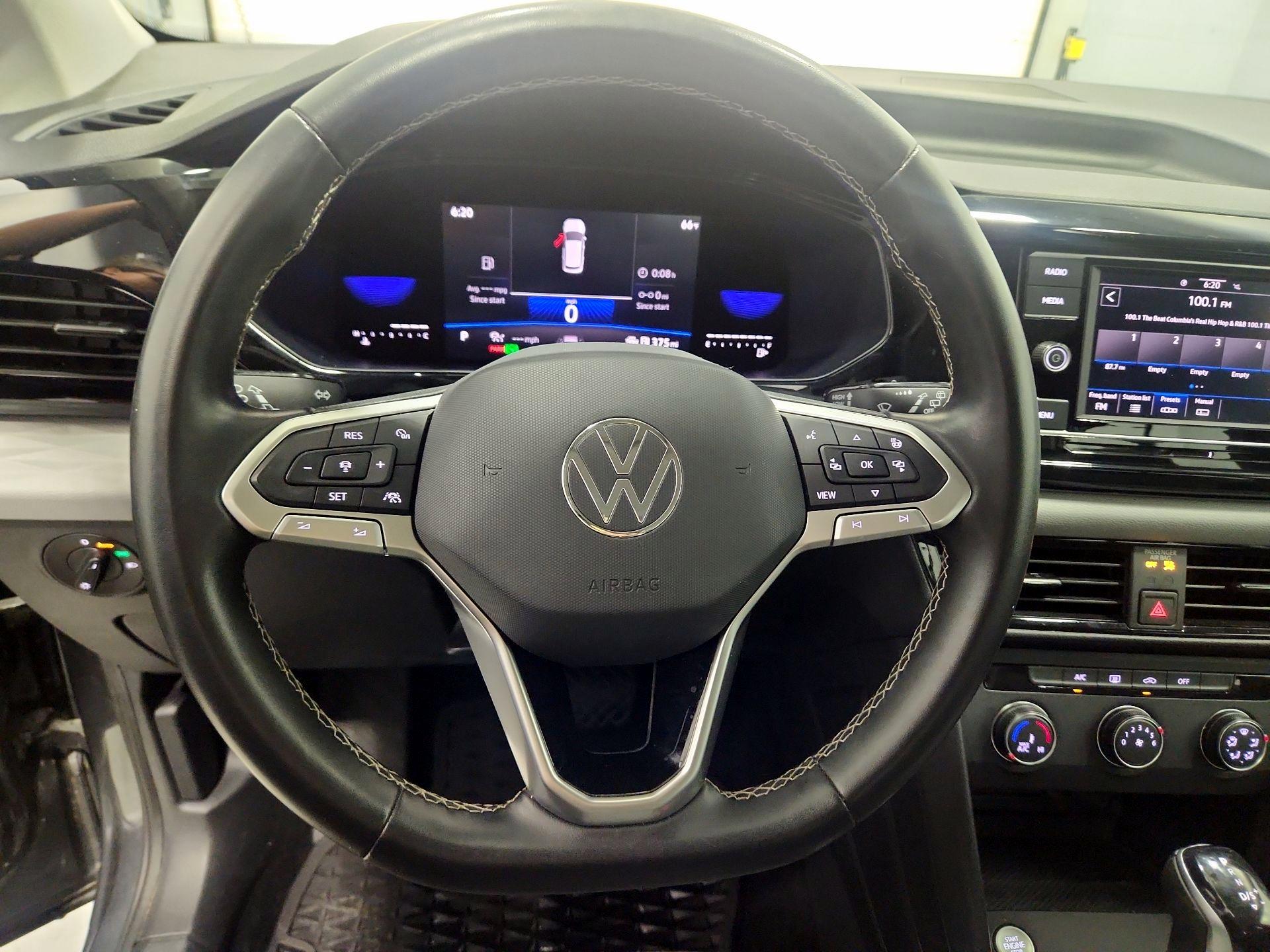 Thumbnail: 2022 Volkswagen Taos - 10