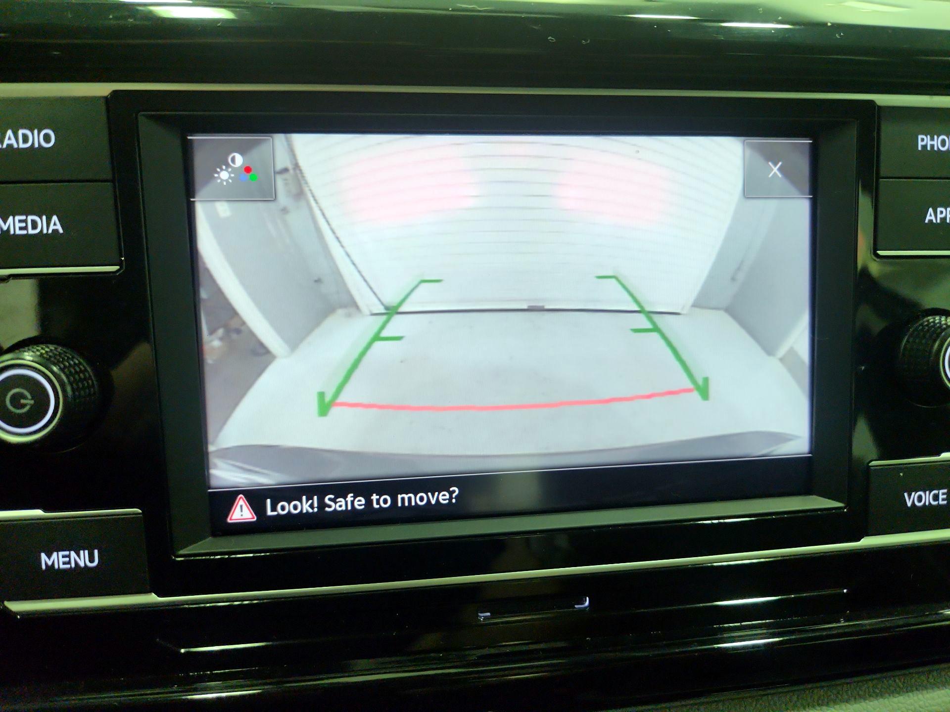 Thumbnail: 2022 Volkswagen Taos - 14