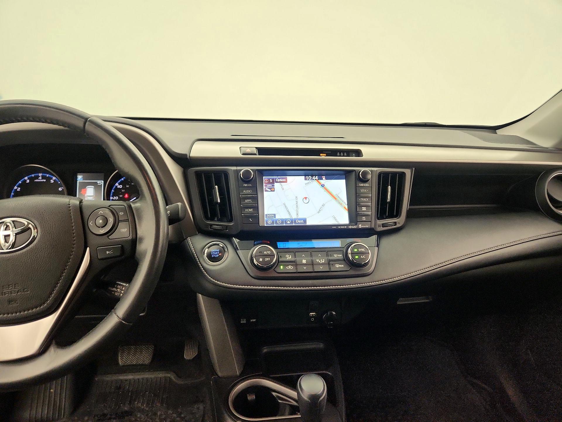 Thumbnail: 2017 Toyota RAV4 - 9