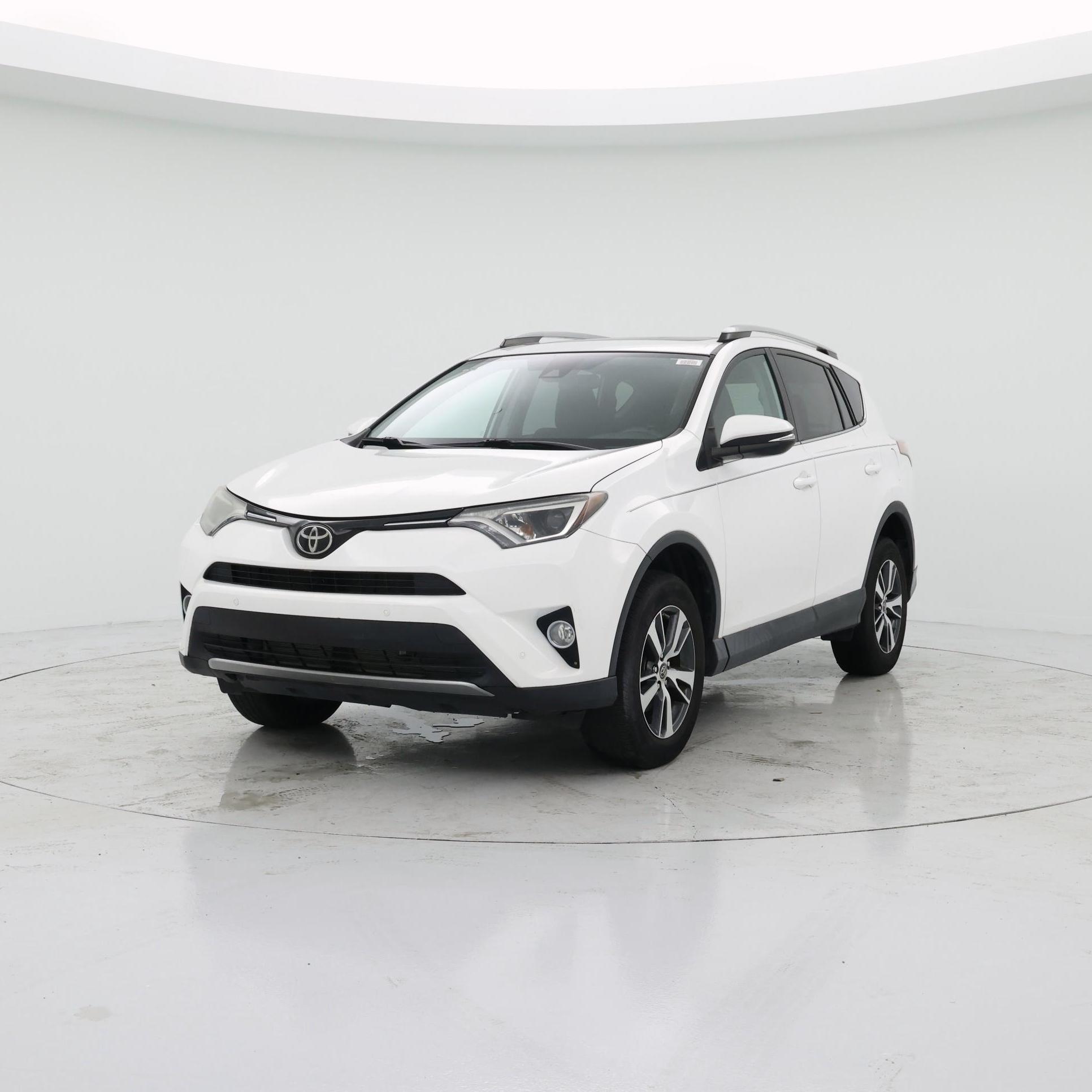 Thumbnail: 2017 Toyota RAV4 - 4