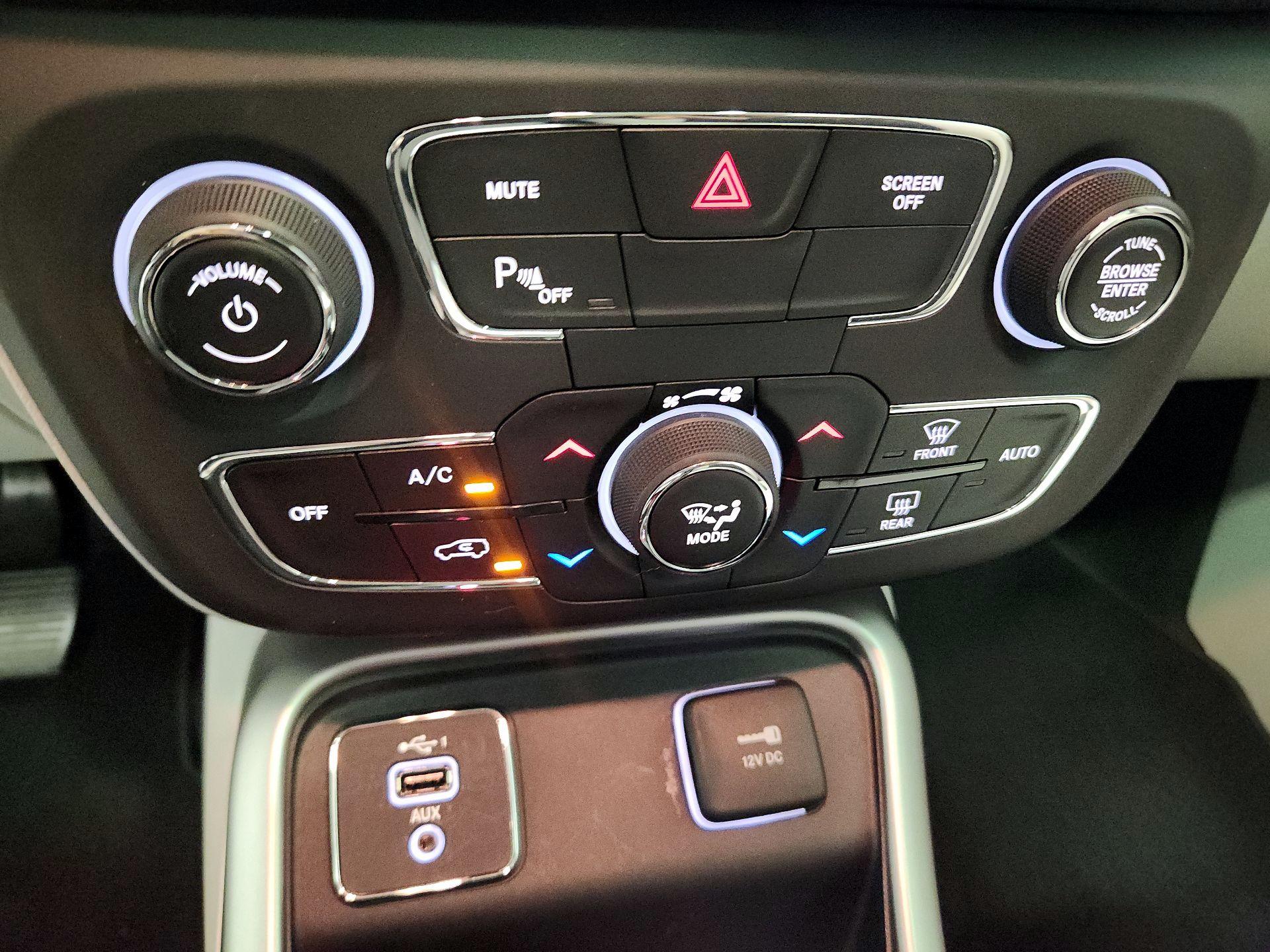 Thumbnail: 2020 Jeep Compass - 16