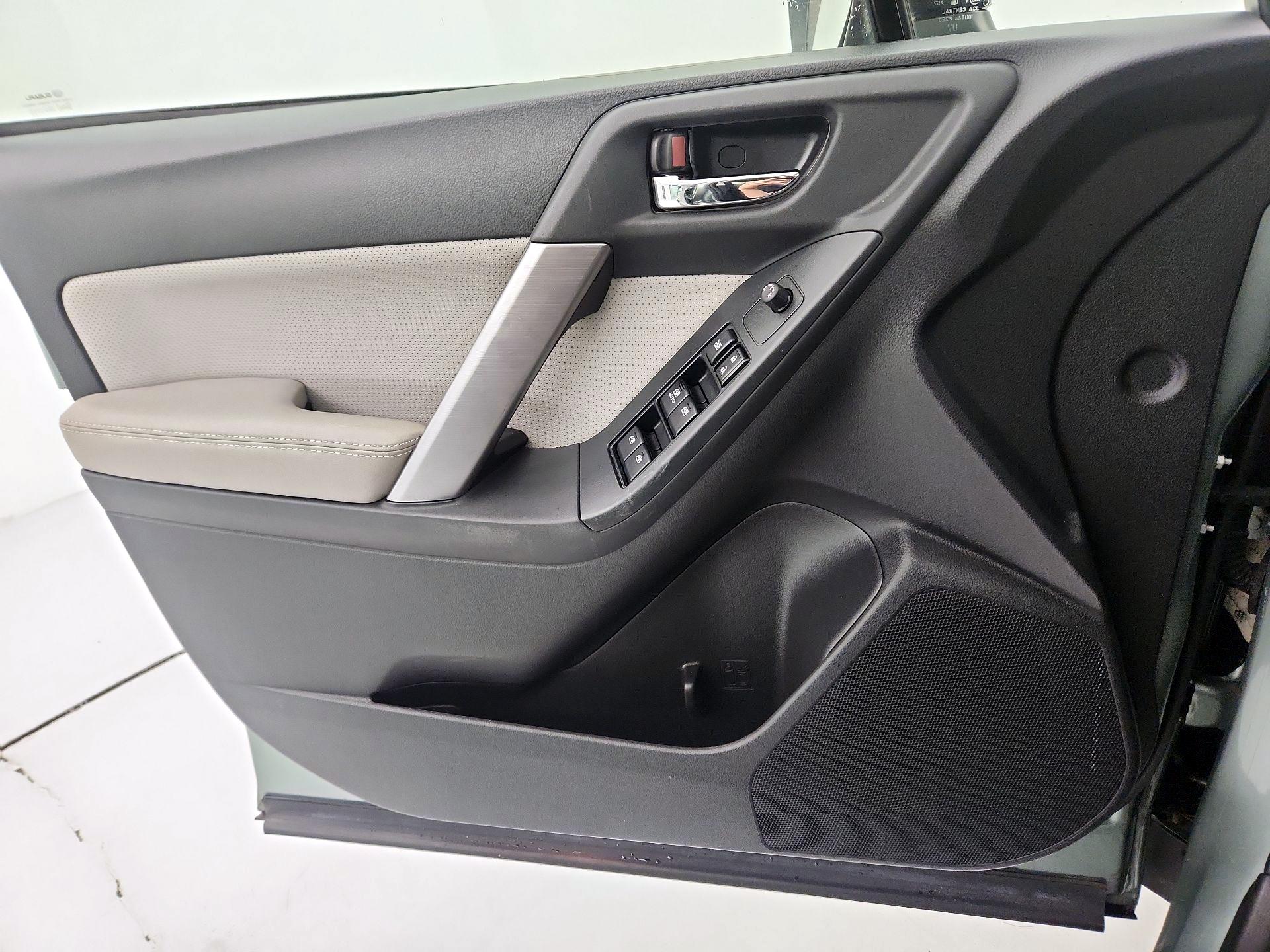 Thumbnail: 2015 Subaru Forester - 12