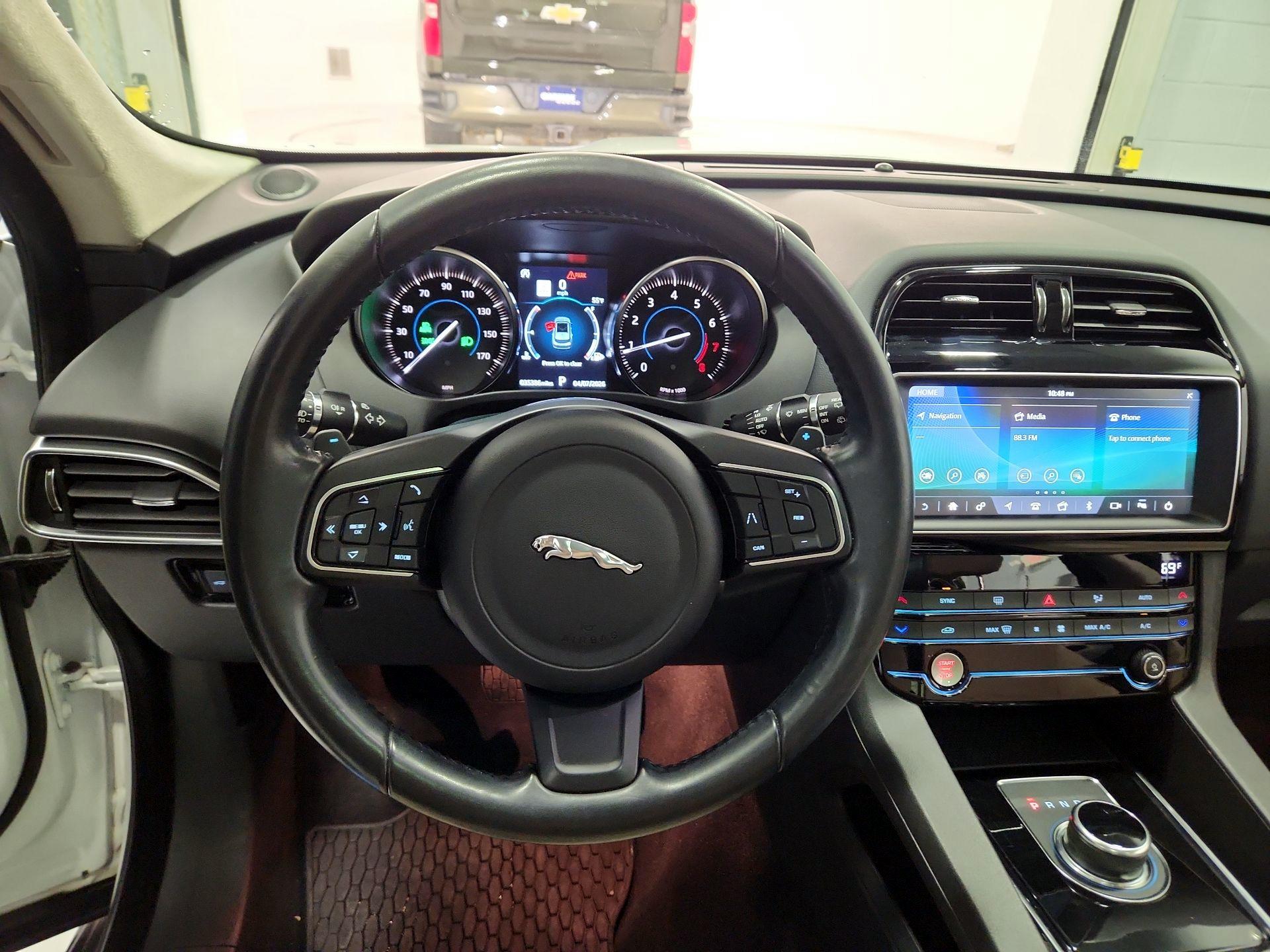 Thumbnail: 2020 Jaguar F-Pace - 10