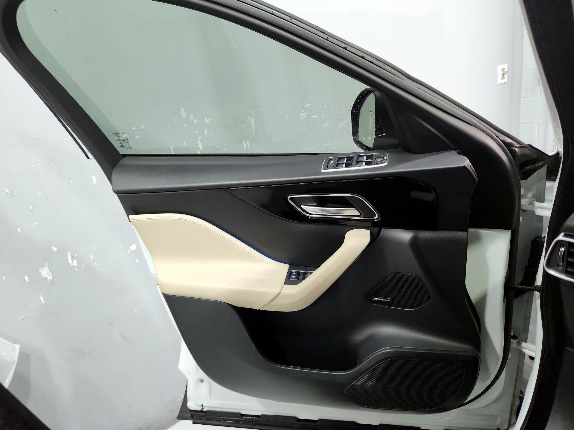 Thumbnail: 2020 Jaguar F-Pace - 12