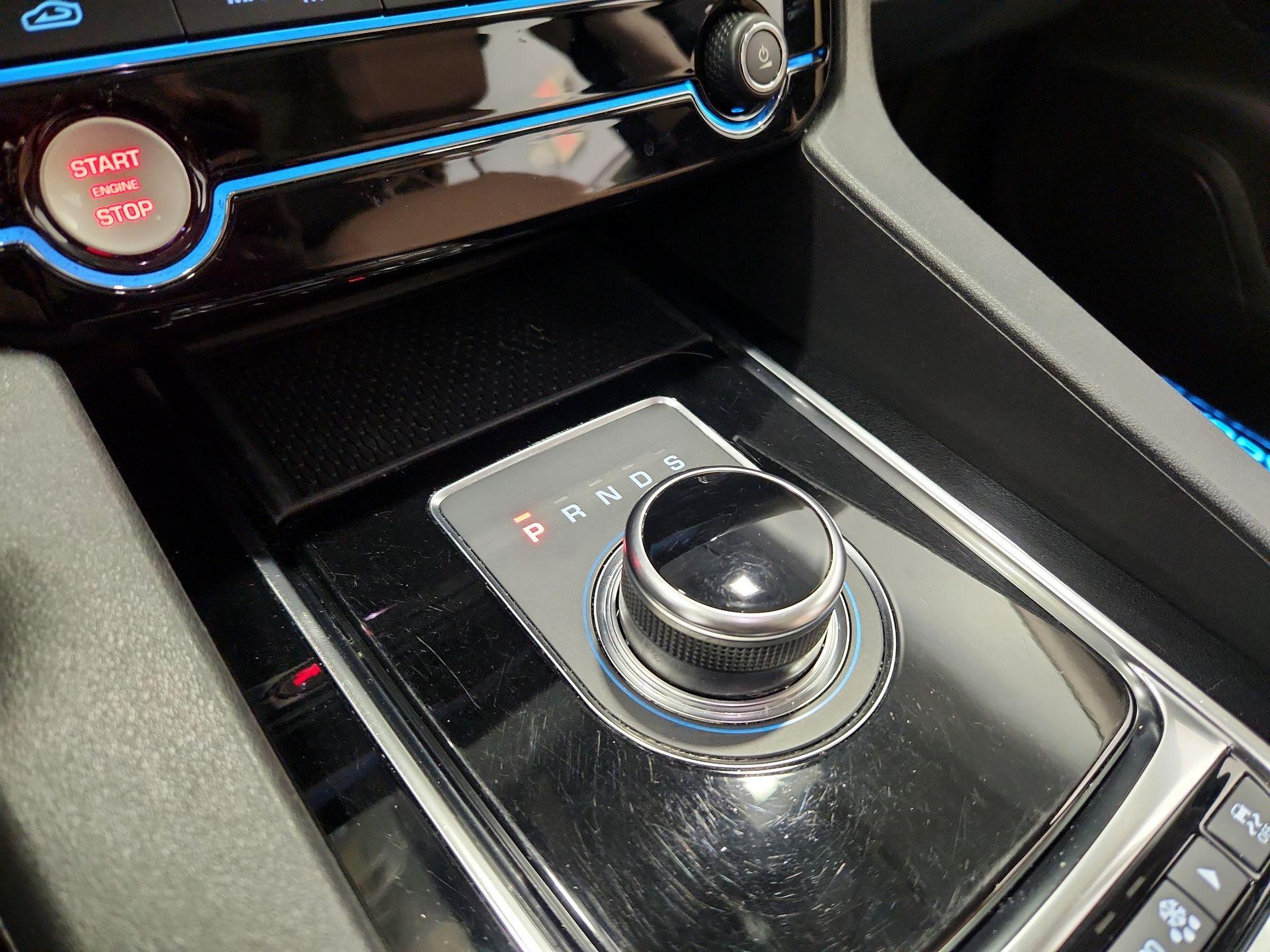 Thumbnail: 2020 Jaguar F-Pace - 18