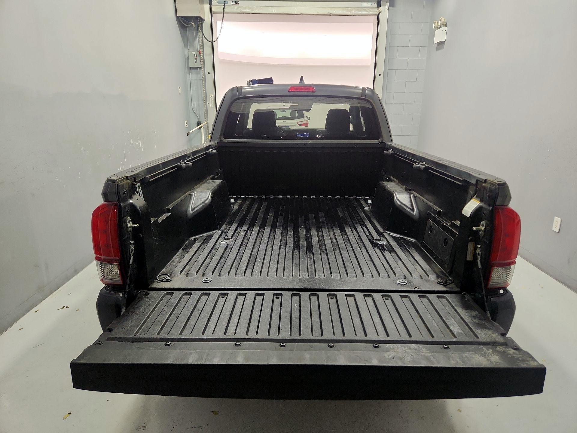Thumbnail: 2021 Toyota Tacoma - 20