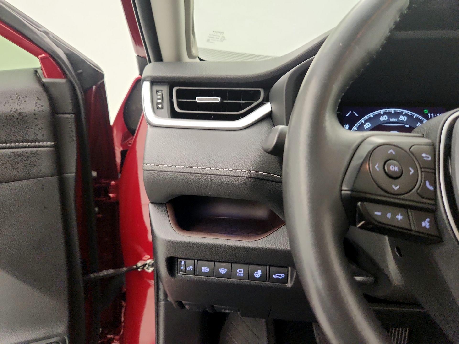 Thumbnail: 2021 Toyota RAV4 - 13