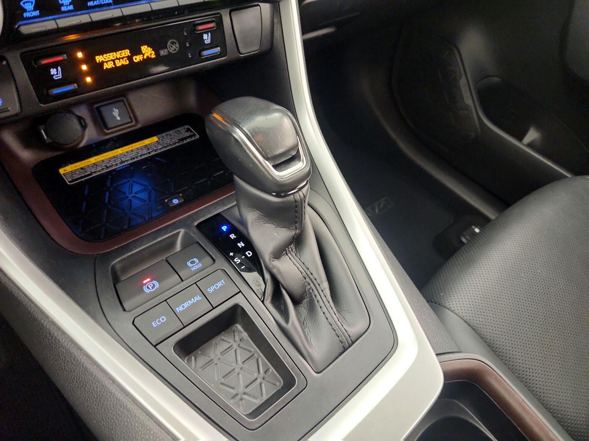 Thumbnail: 2021 Toyota RAV4 - 18