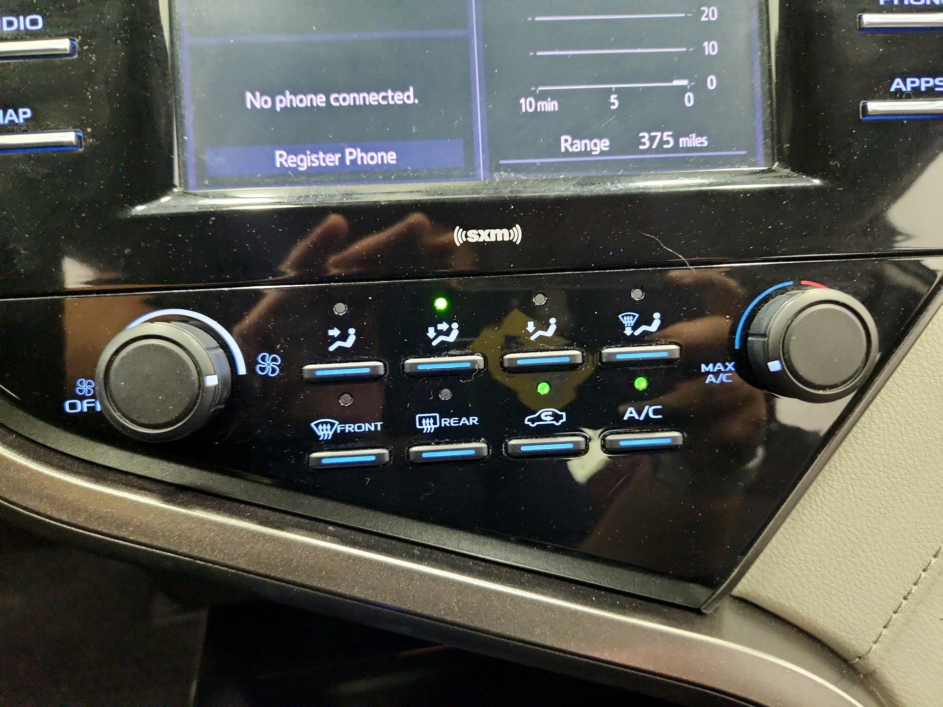 Thumbnail: 2020 Toyota Camry - 17